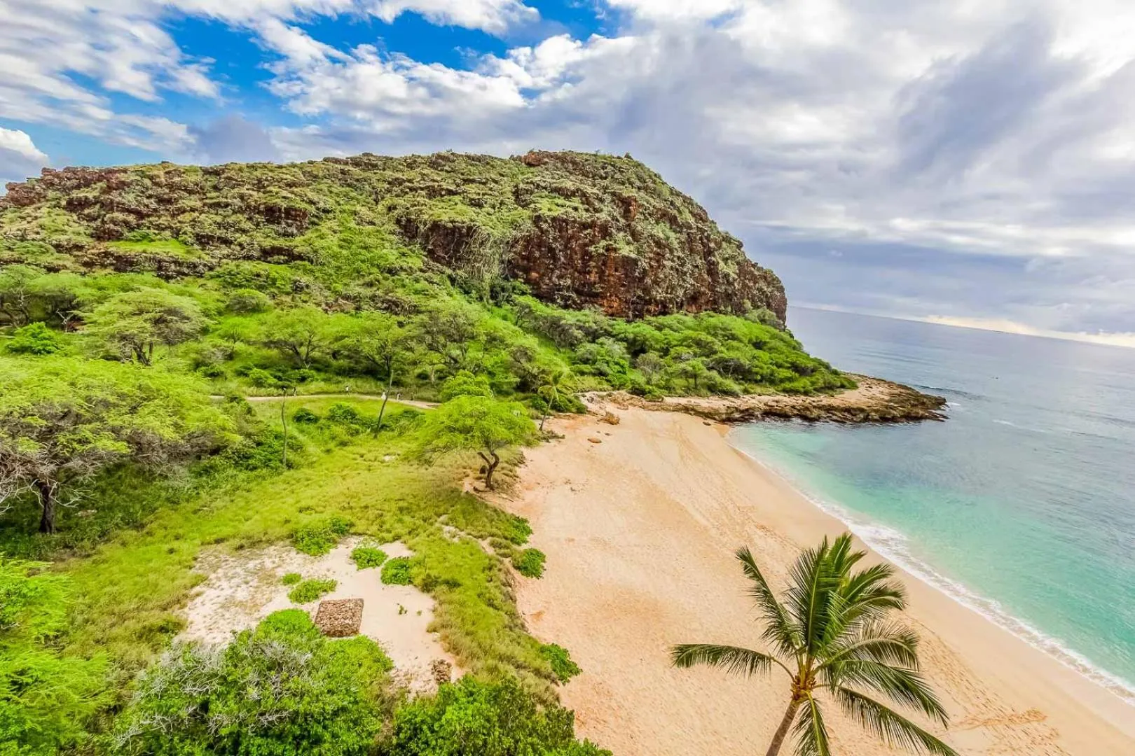 Natural landscape in Hawaiian Princess Makaha