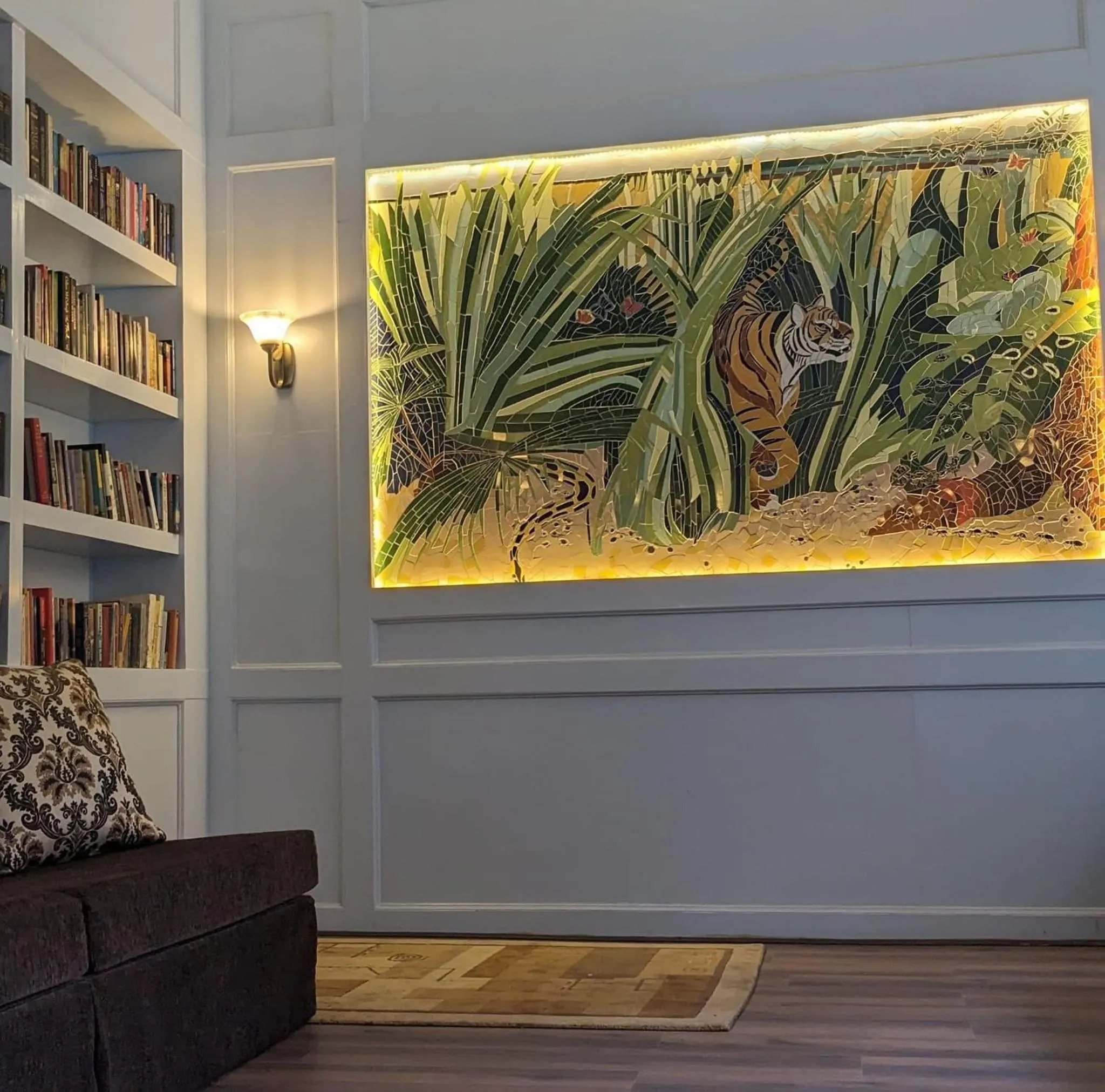 Library in Courtyard Pujan Hotel Kathmandu - Thamel