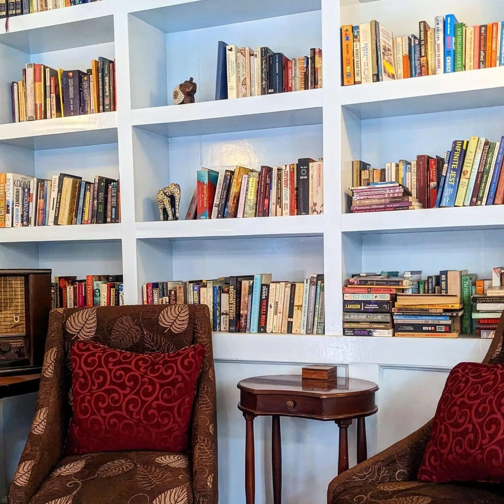 Library in Courtyard Pujan Hotel Kathmandu - Thamel