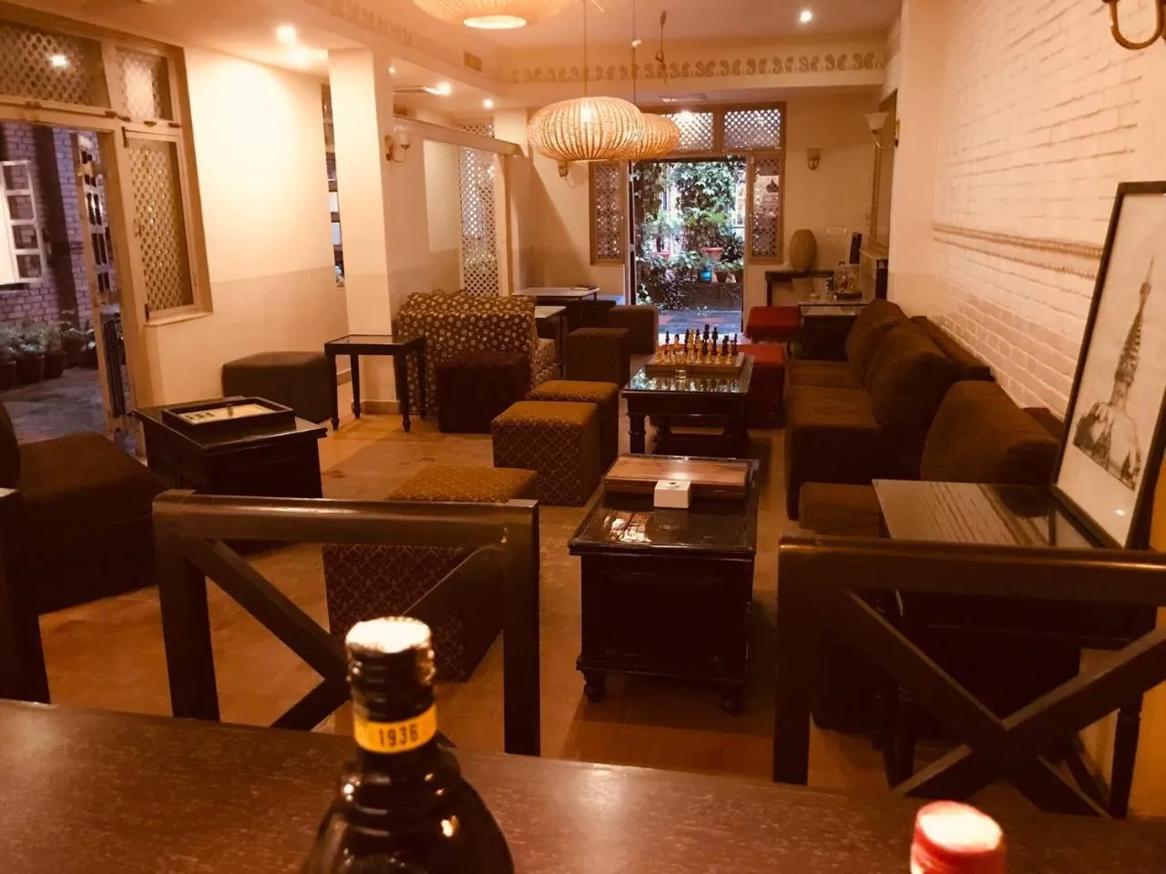 Lounge or bar in Courtyard Pujan Hotel Kathmandu - Thamel