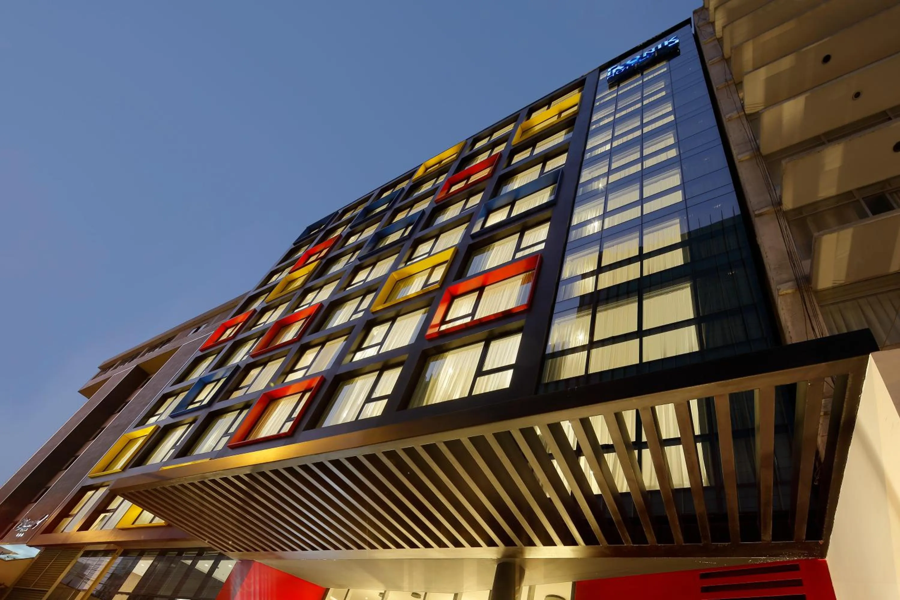 Property building in Ikonik Miraflores