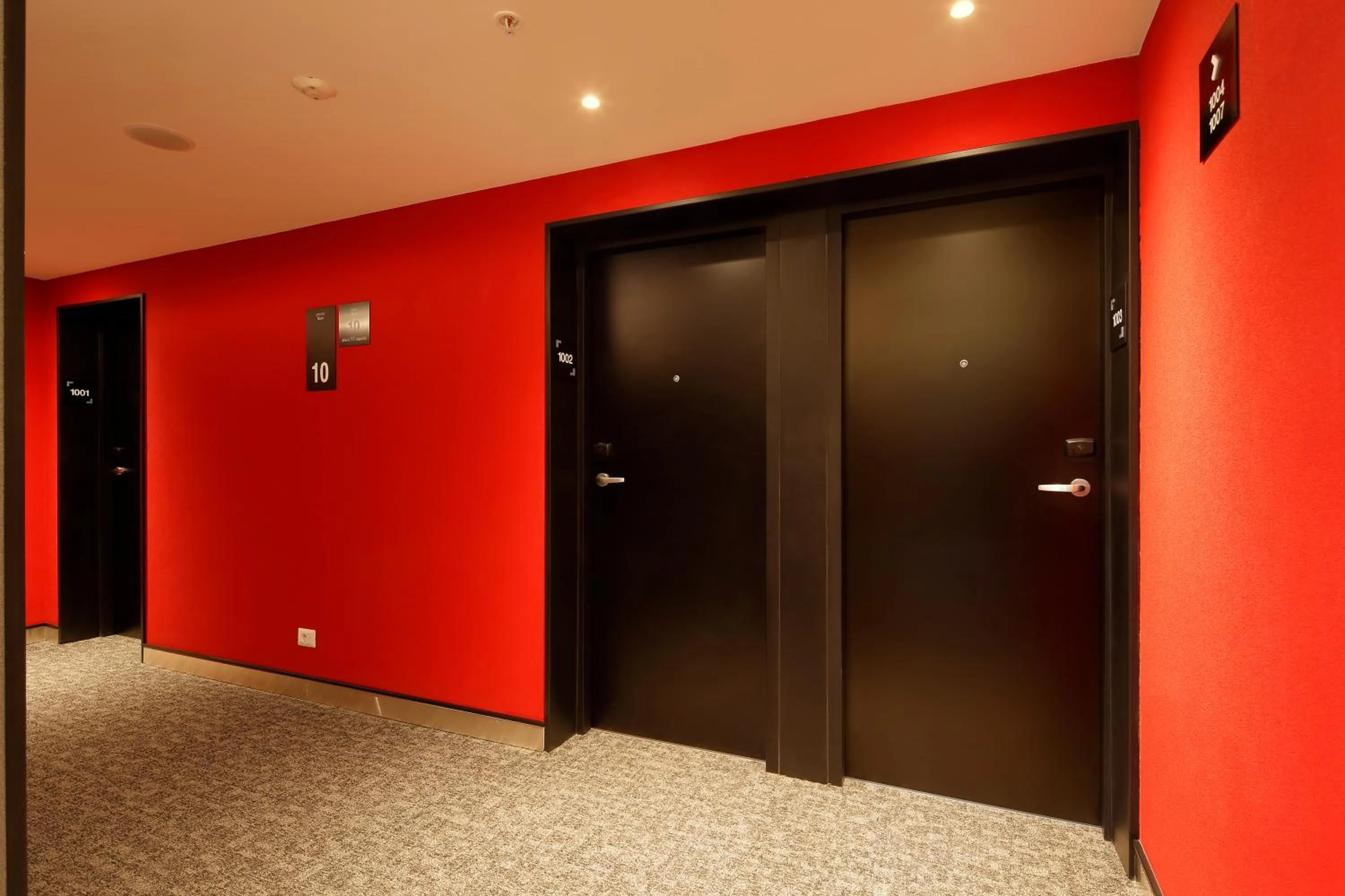 Property building in Ikonik Miraflores