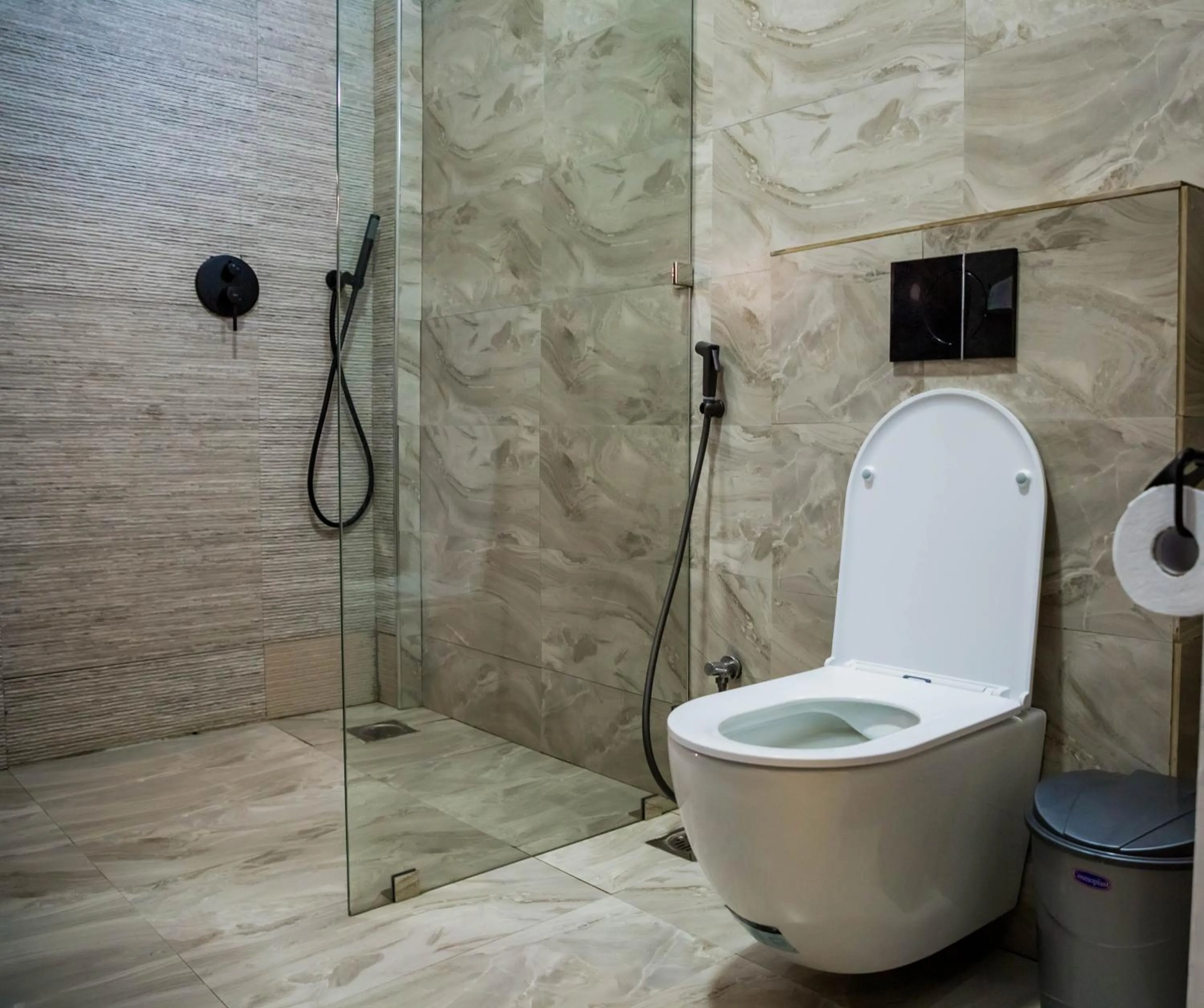 Bathroom in Shose Farmhouse Chalets & Campsite