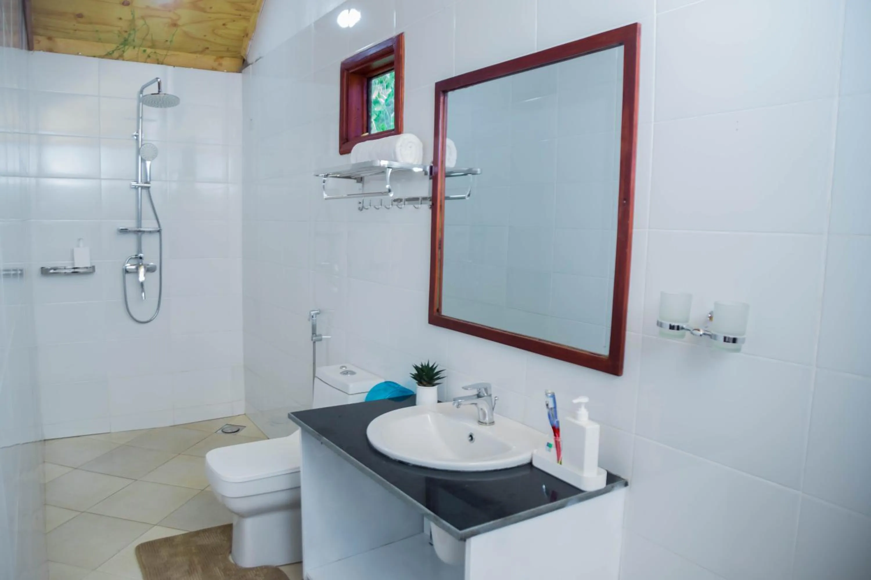 Toilet in Shose Farmhouse Chalets & Campsite