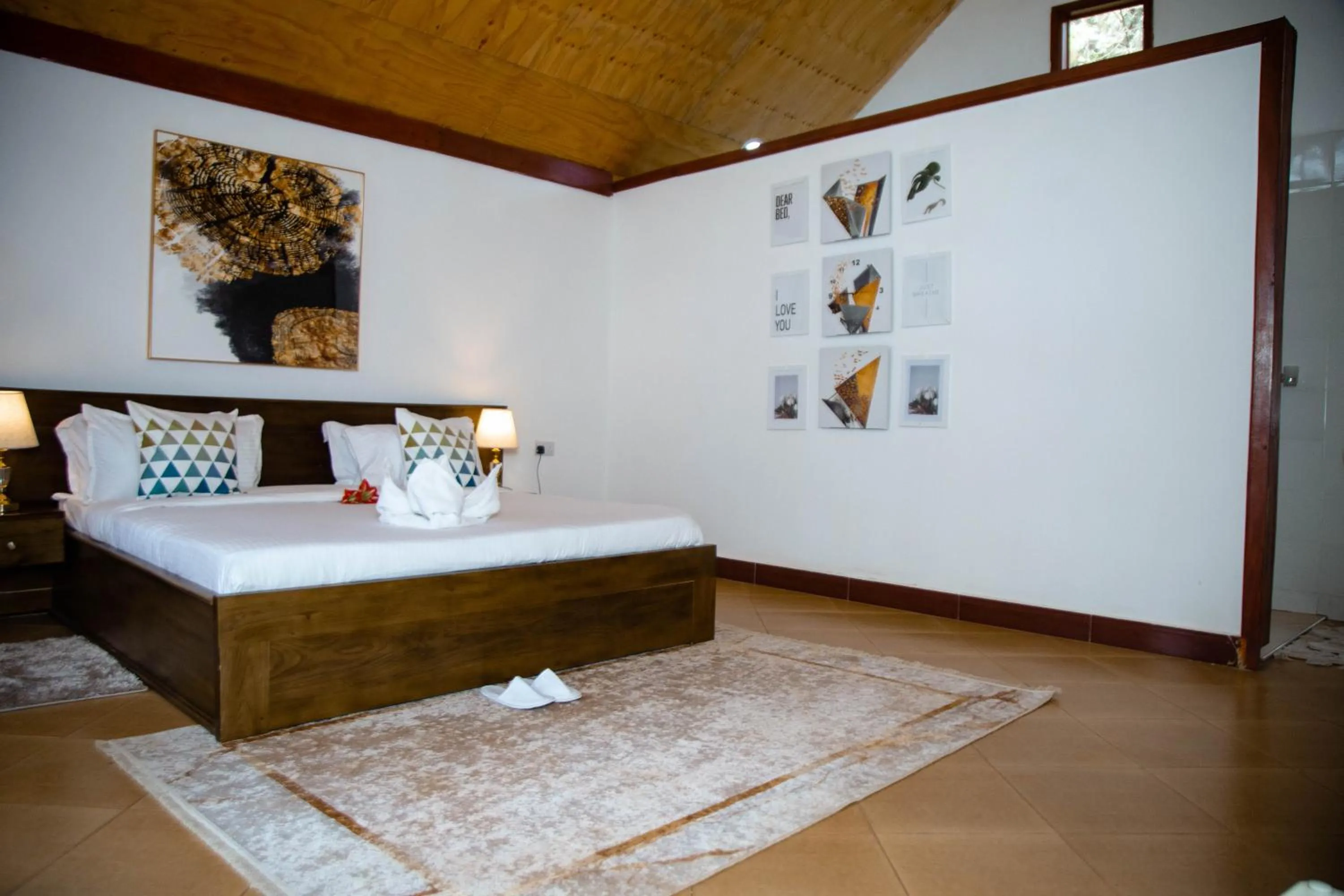 Bedroom, Bed in Shose Farmhouse Chalets & Campsite