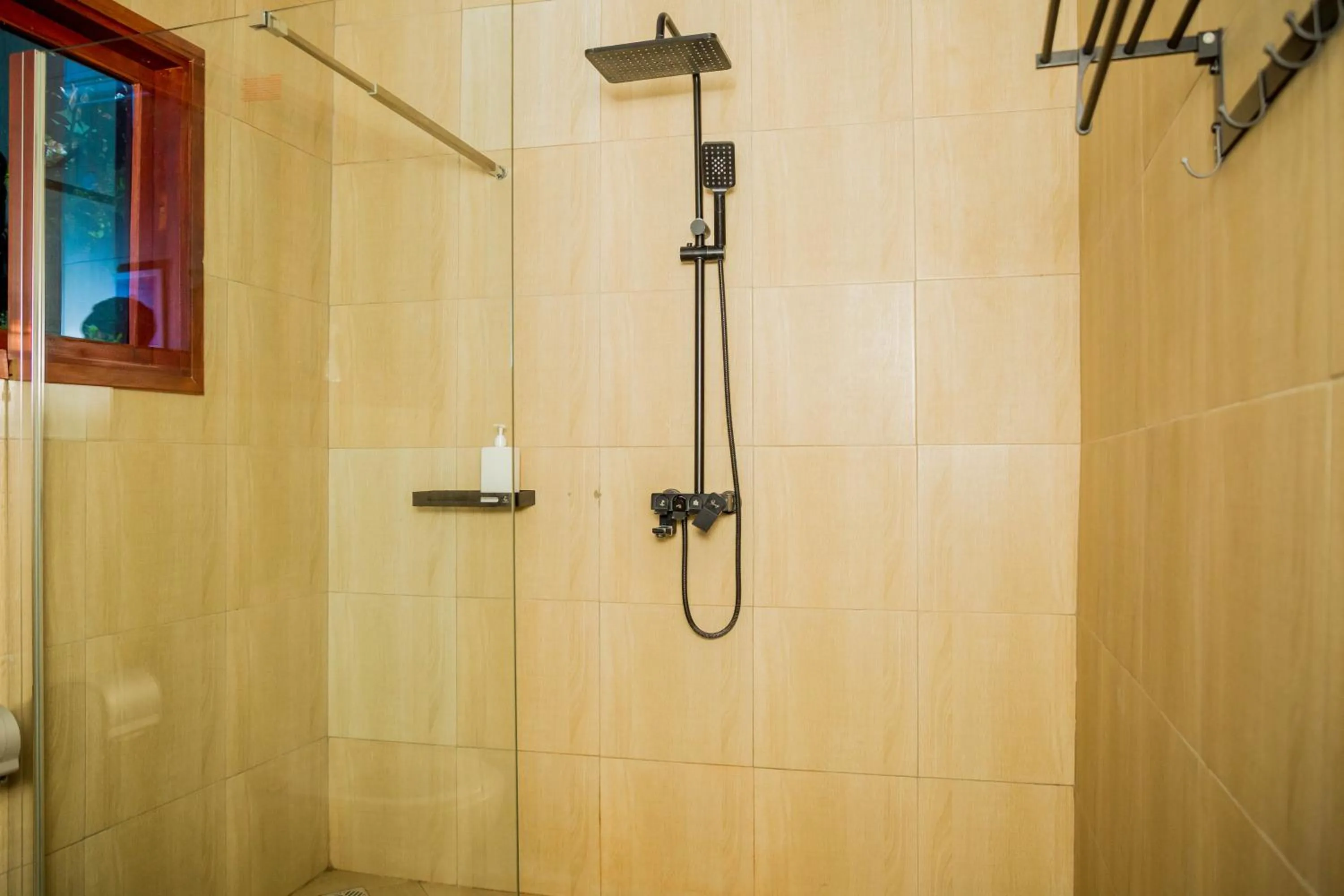 Bathroom in Shose Farmhouse Chalets & Campsite