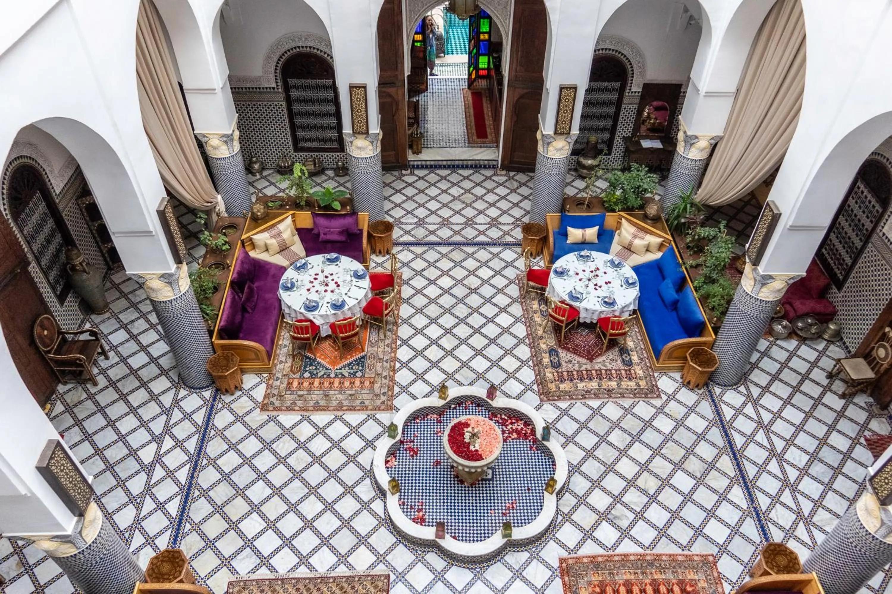 Restaurant/places to eat in Riad El Yacout