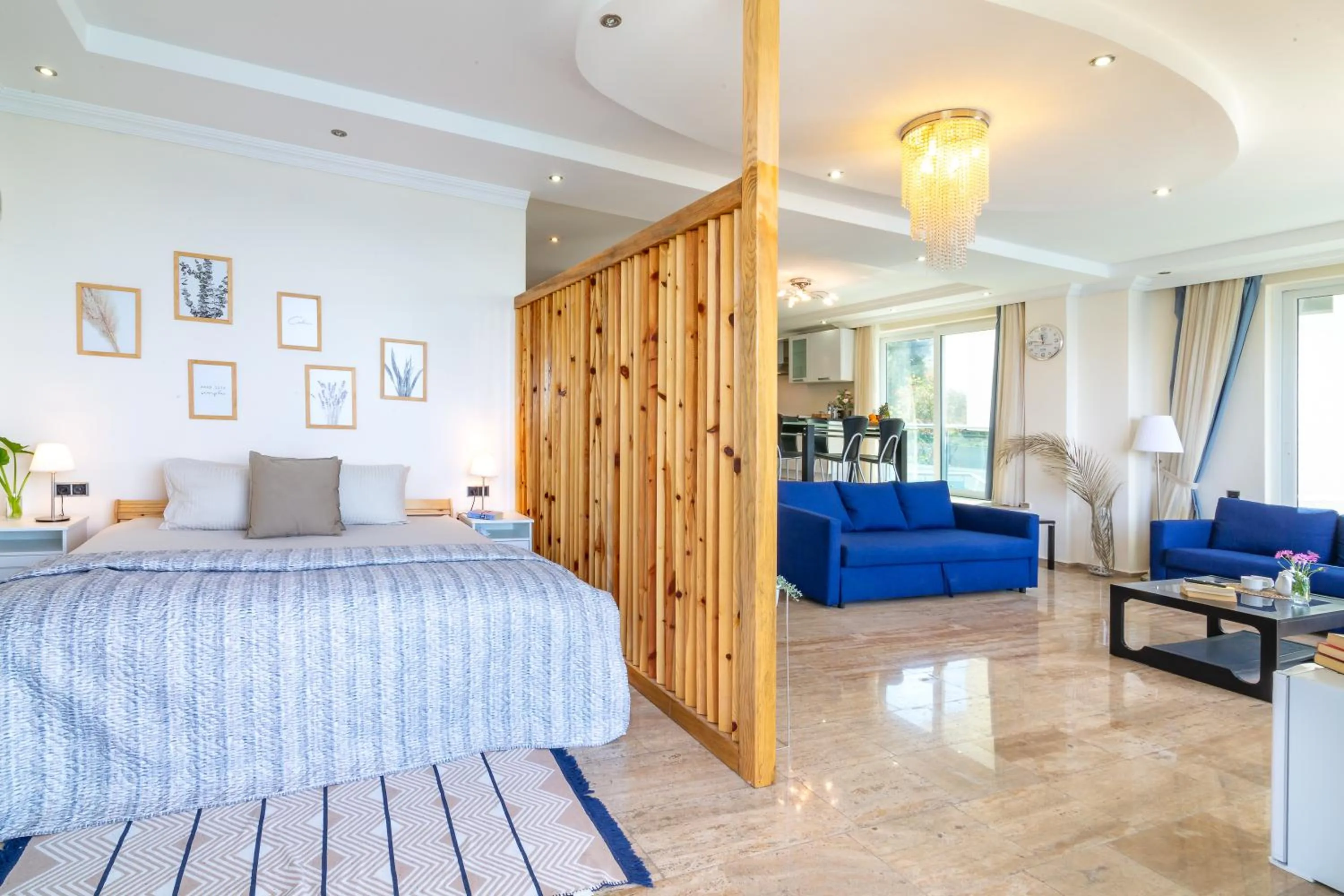 Photo of the whole room in Sofia Ada