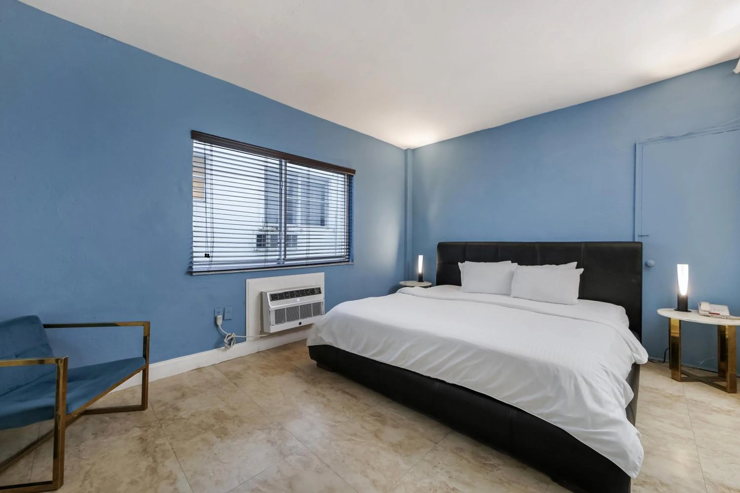 Photo of the whole room, Bed in Starlite Hotel