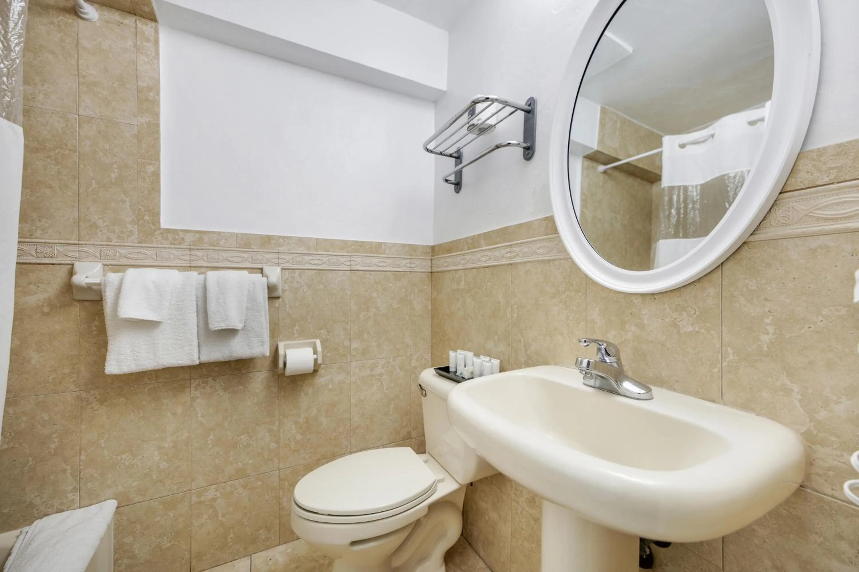 Bathroom in Starlite Hotel