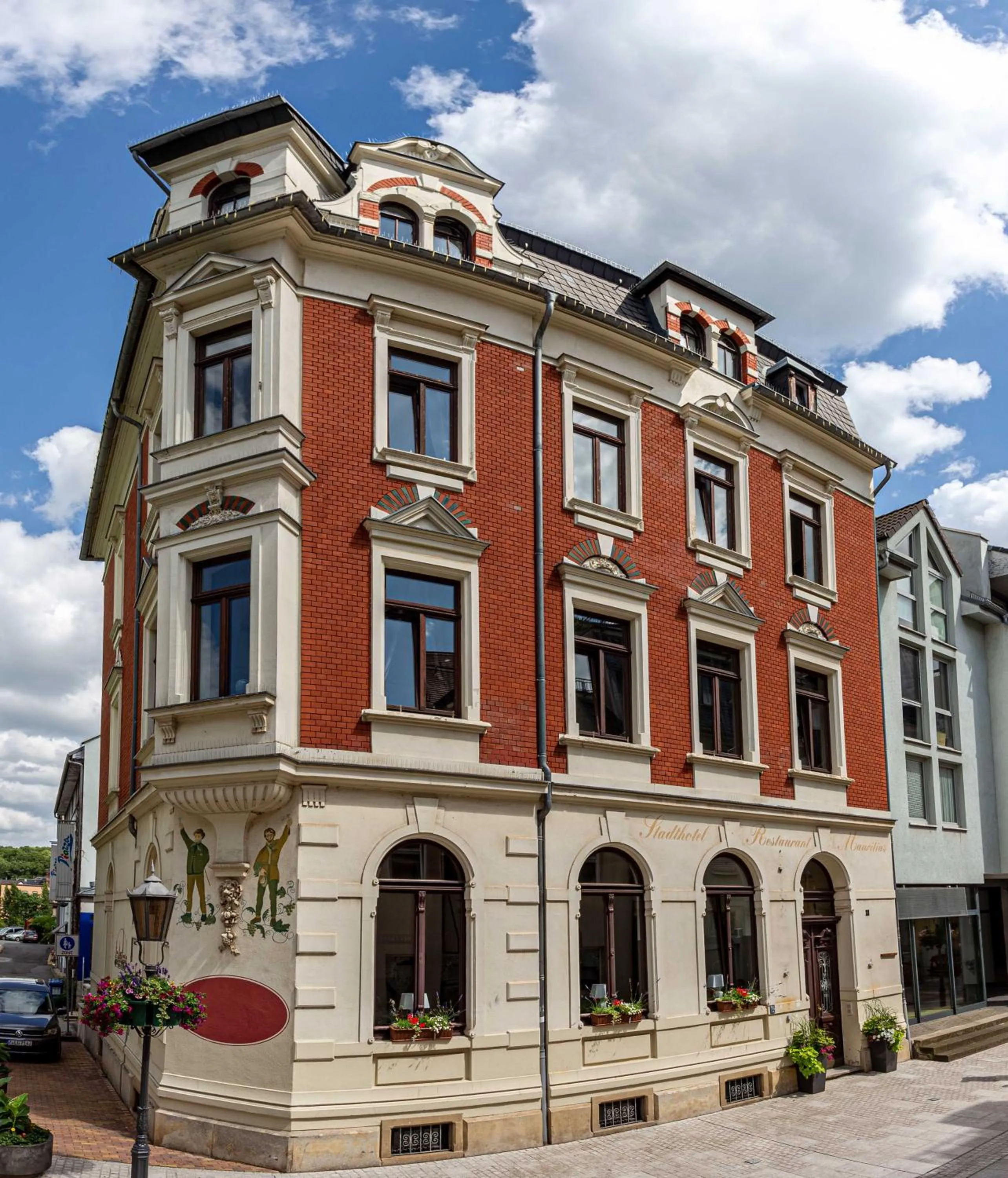 Property building in Hotel Mauritius - Im Herzen von Crimmitschau - Frühstück buchbar - Restaurant - Café - Fahrradbox