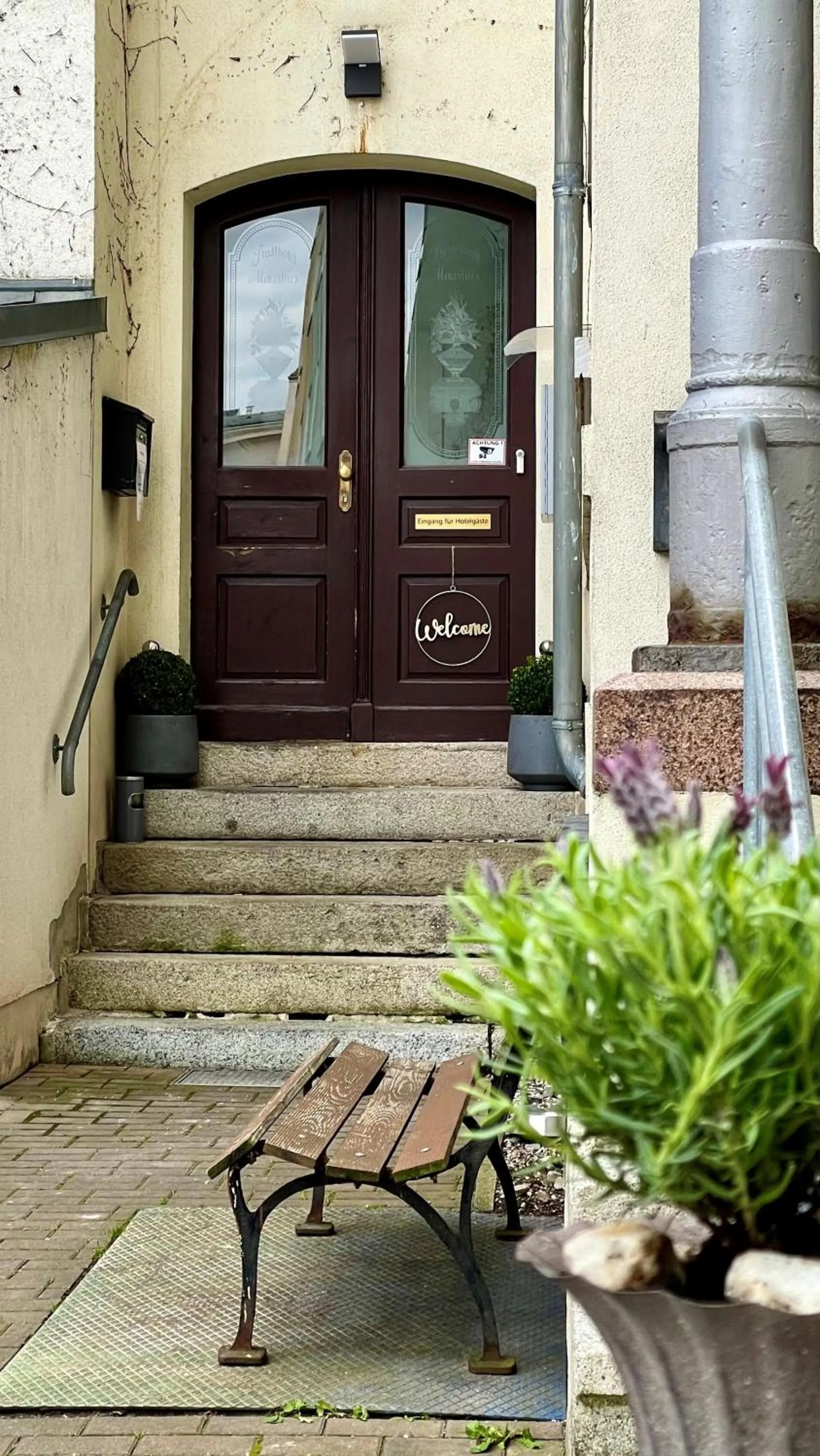 Property building in Hotel Mauritius - Im Herzen von Crimmitschau - Frühstück buchbar - Restaurant - Café - Fahrradbox