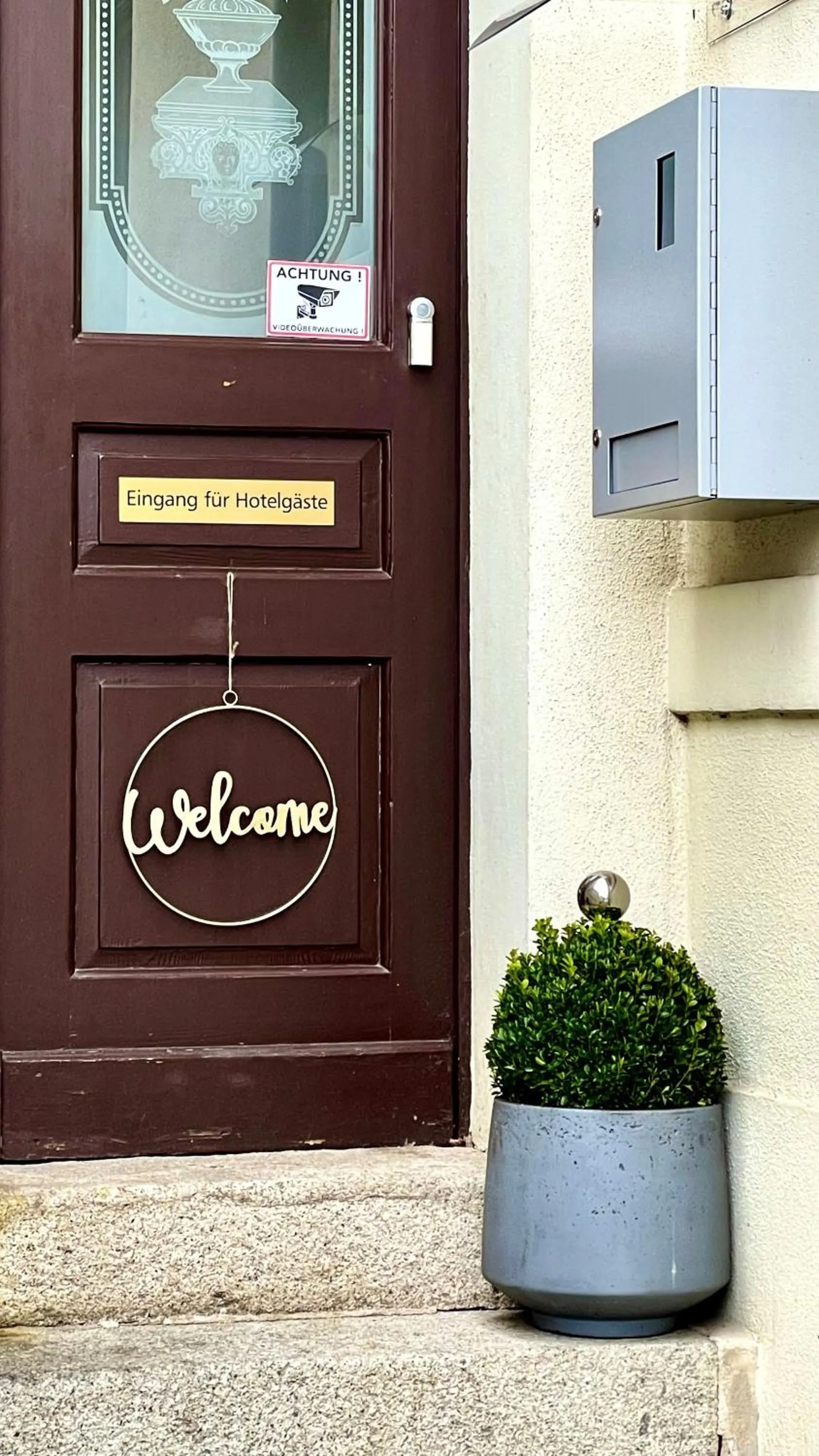 Property building in Hotel Mauritius - Im Herzen von Crimmitschau - Frühstück buchbar - Restaurant - Café - Fahrradbox