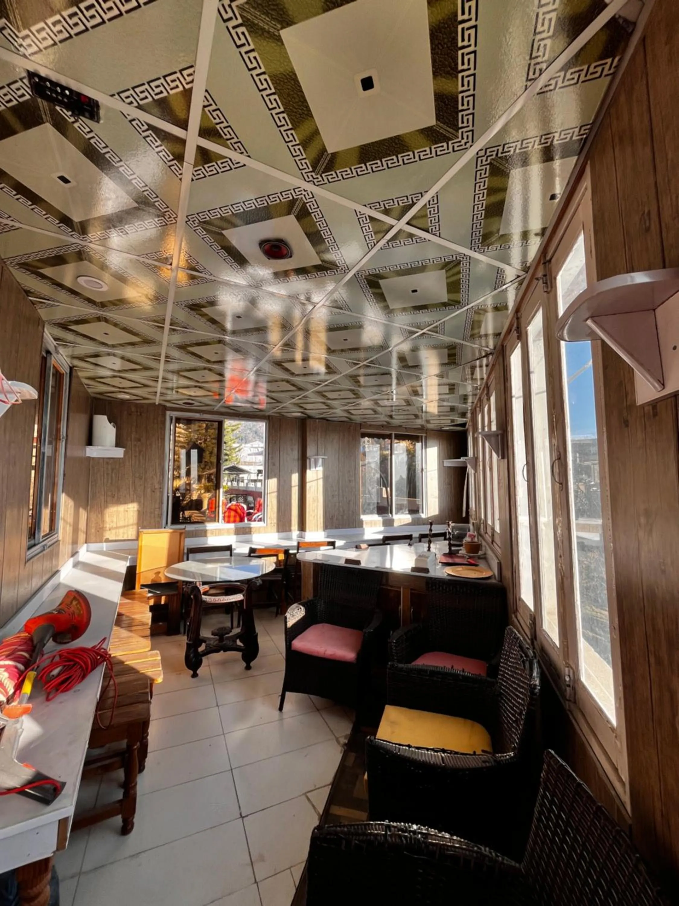 Republika Central Hotel & Resort