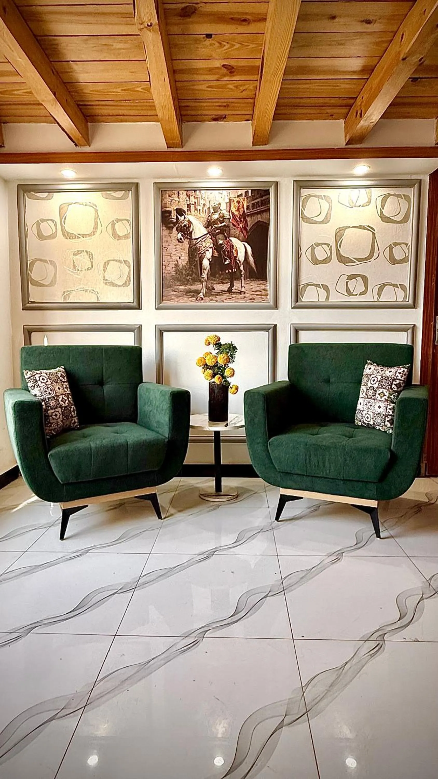 Republika Central Hotel & Resort