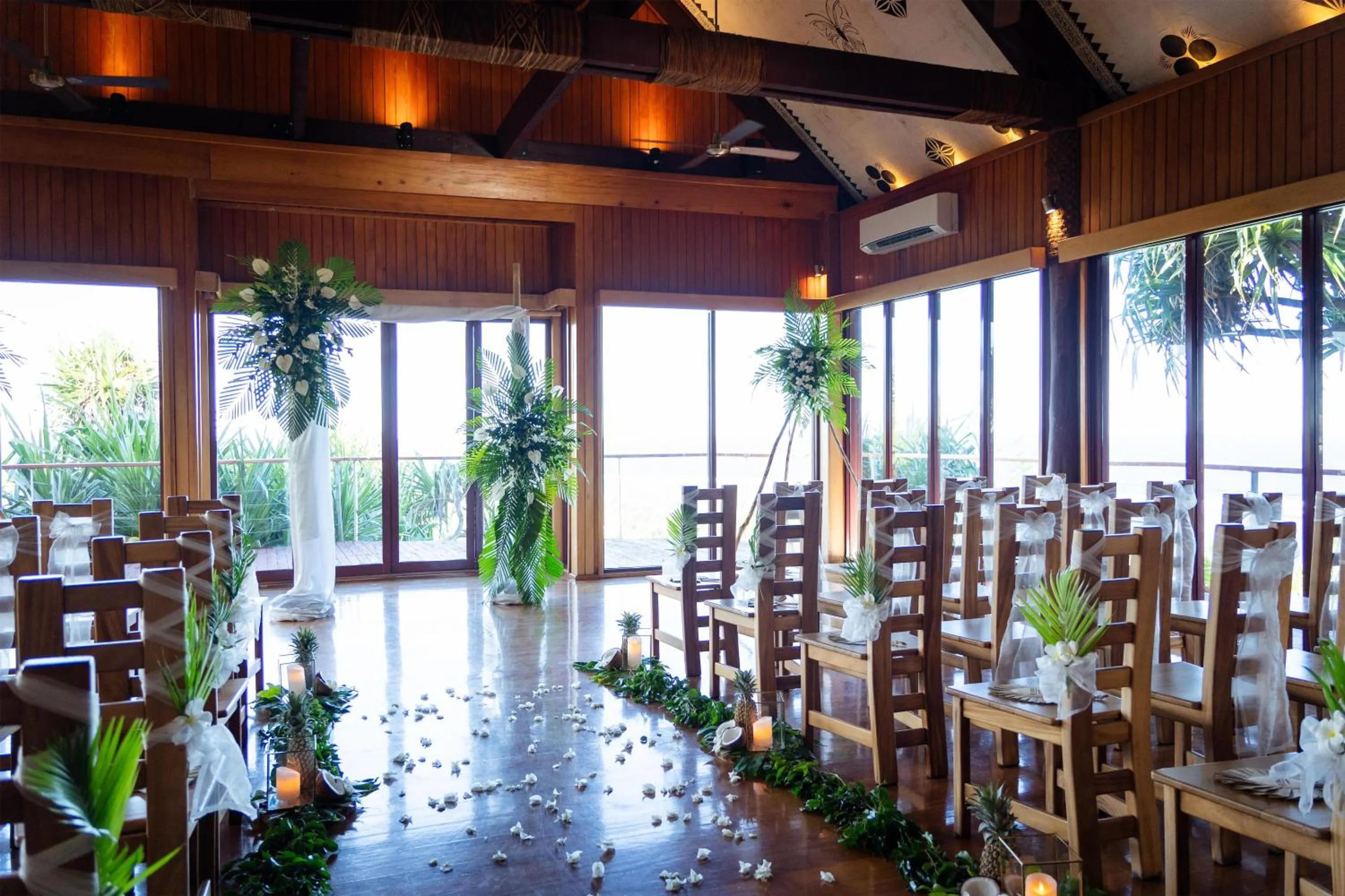 wedding in Outrigger Fiji Beach Resort