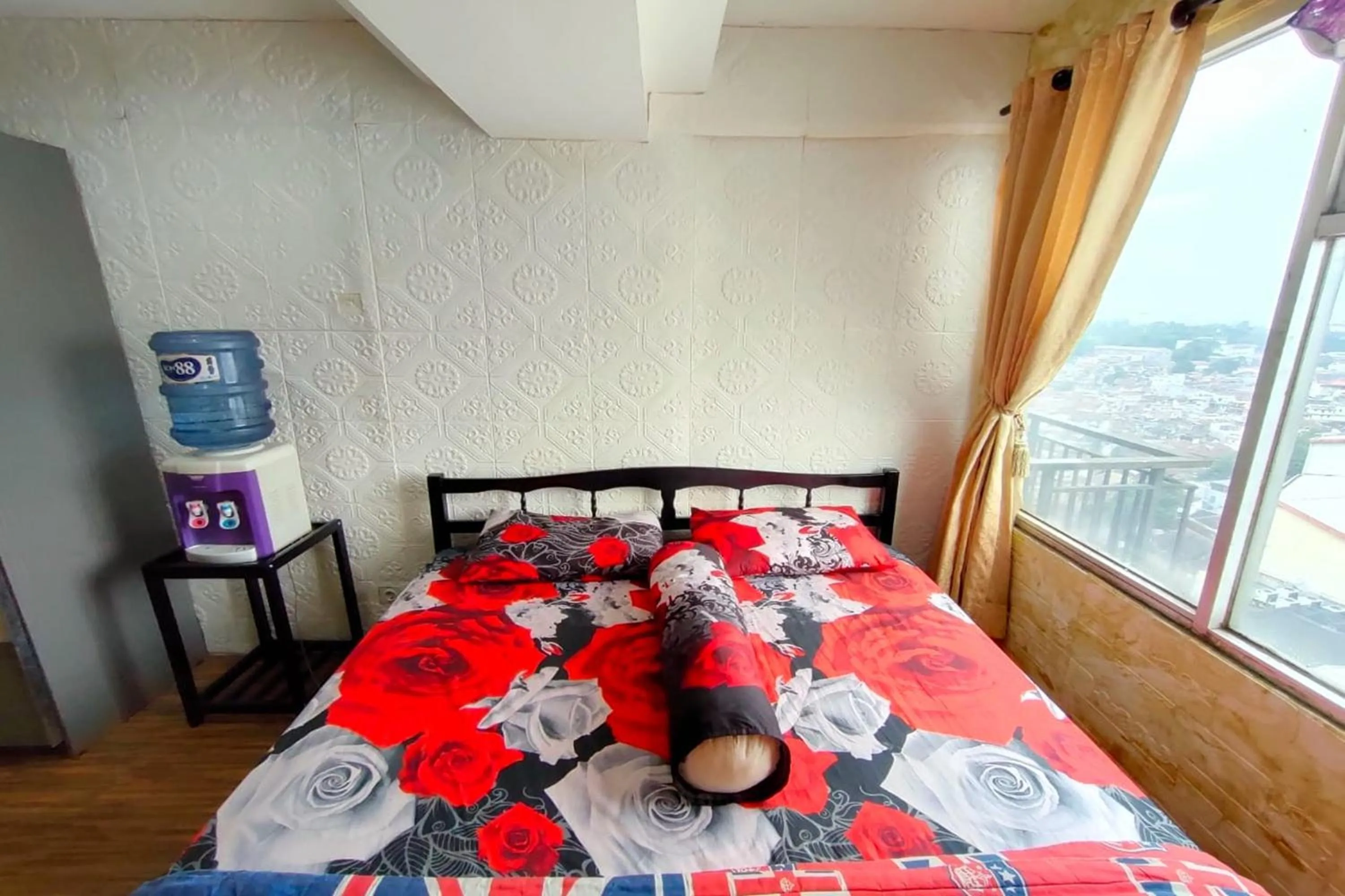 Bed in Cozy Room @ Hallo Tidur by Tio