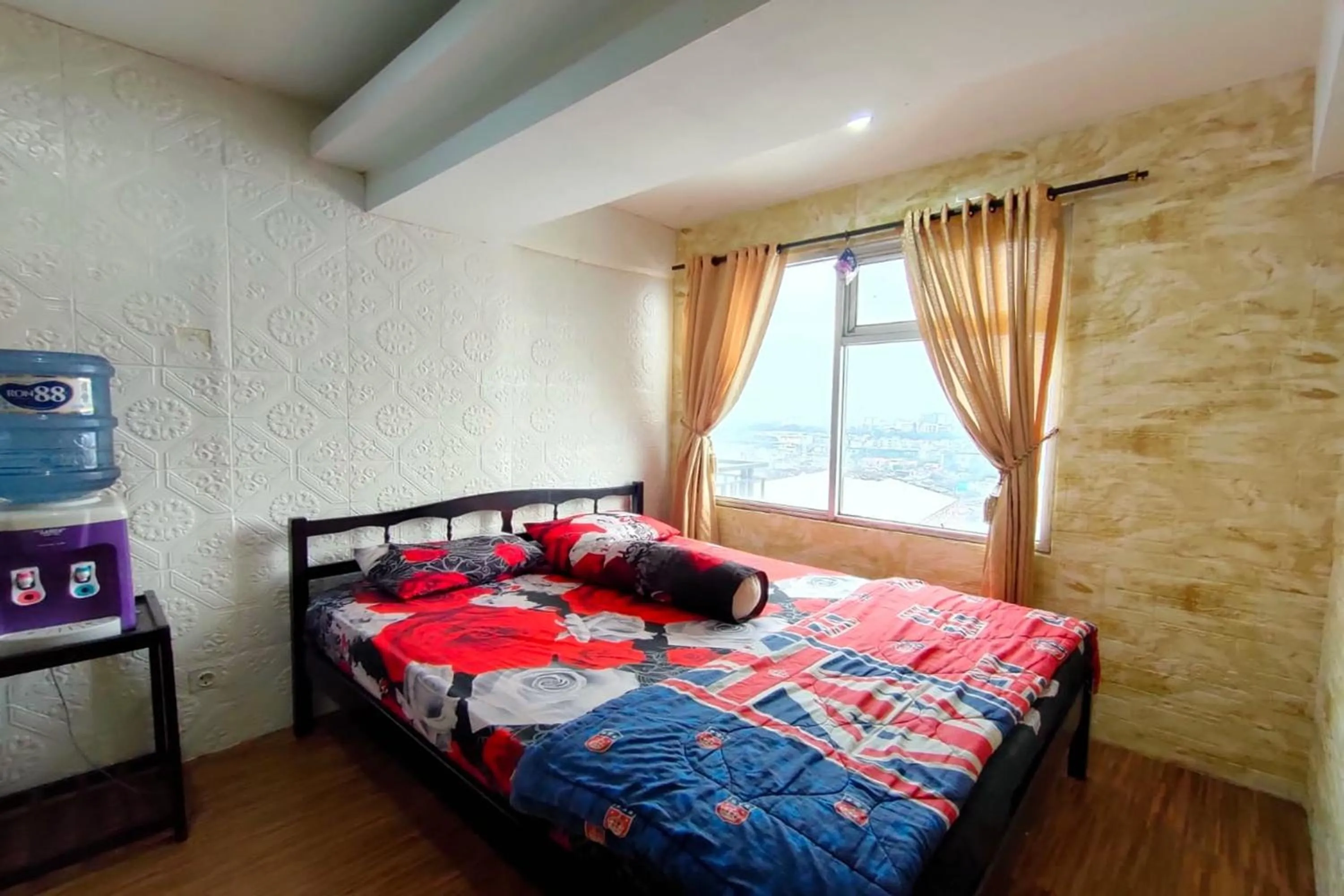 Bed in Cozy Room @ Hallo Tidur by Tio