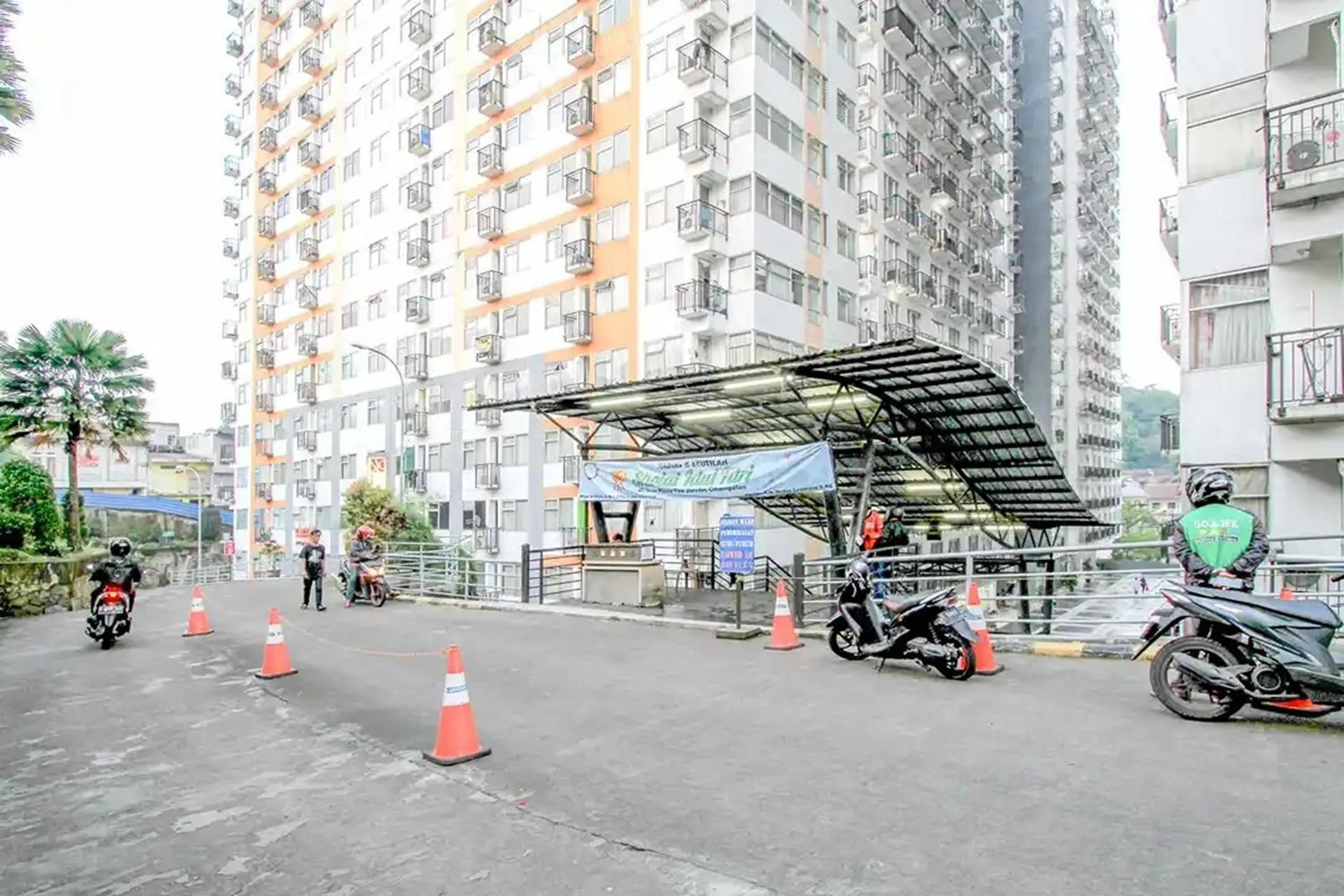 Property building in Cozy Room @ Hallo Tidur by Tio