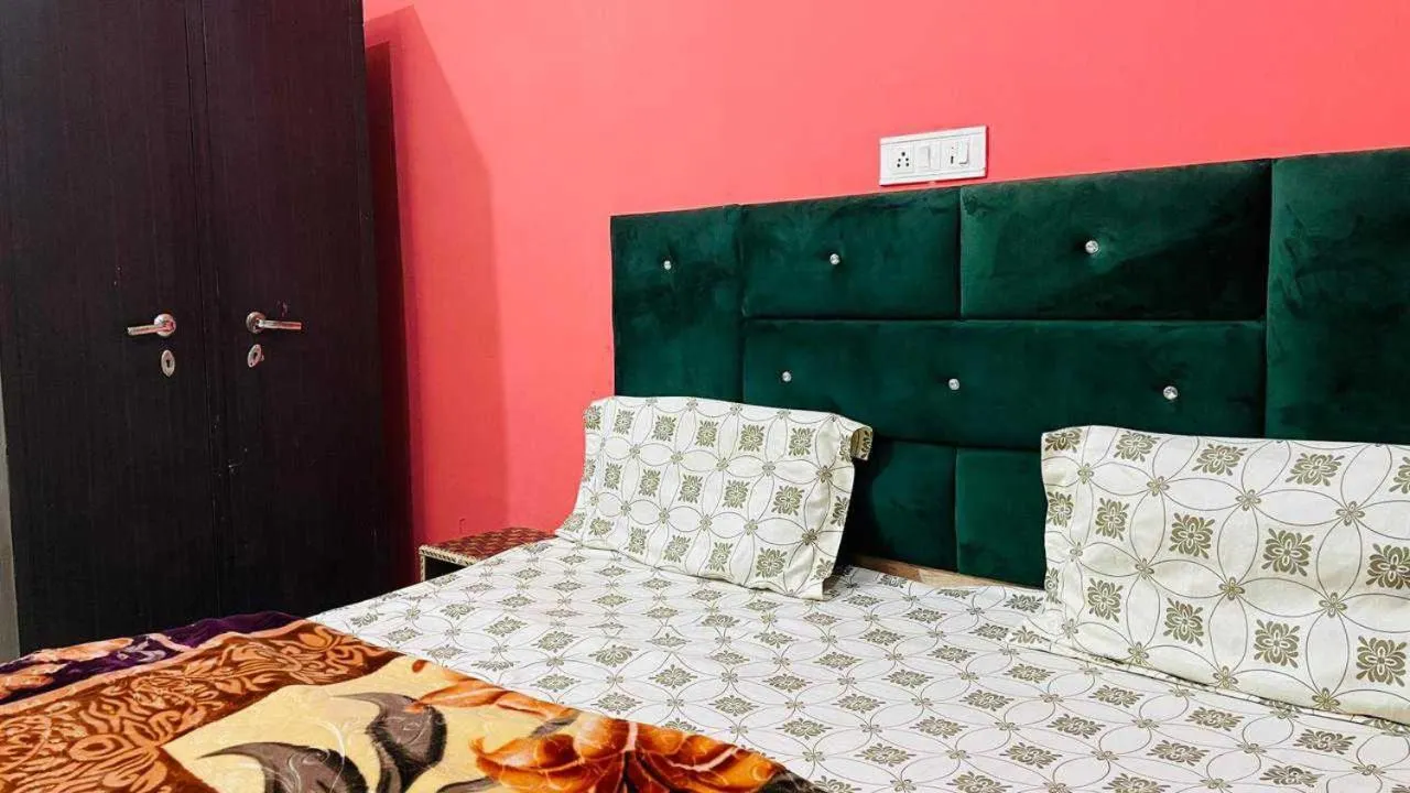 Bedroom, Bed in 81157G Amy Inn