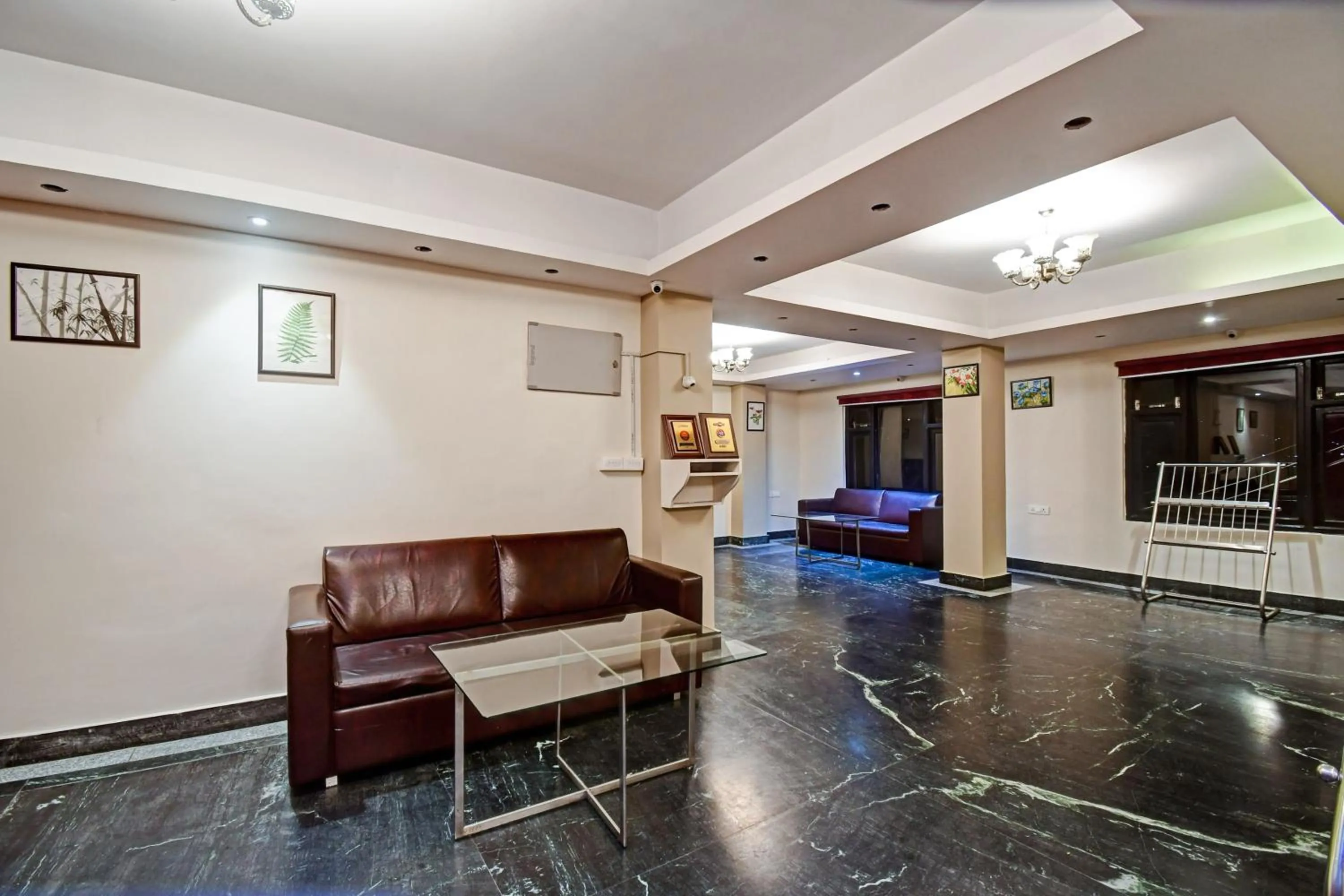 Lobby or reception in Townhouse Mansarovar Hotel