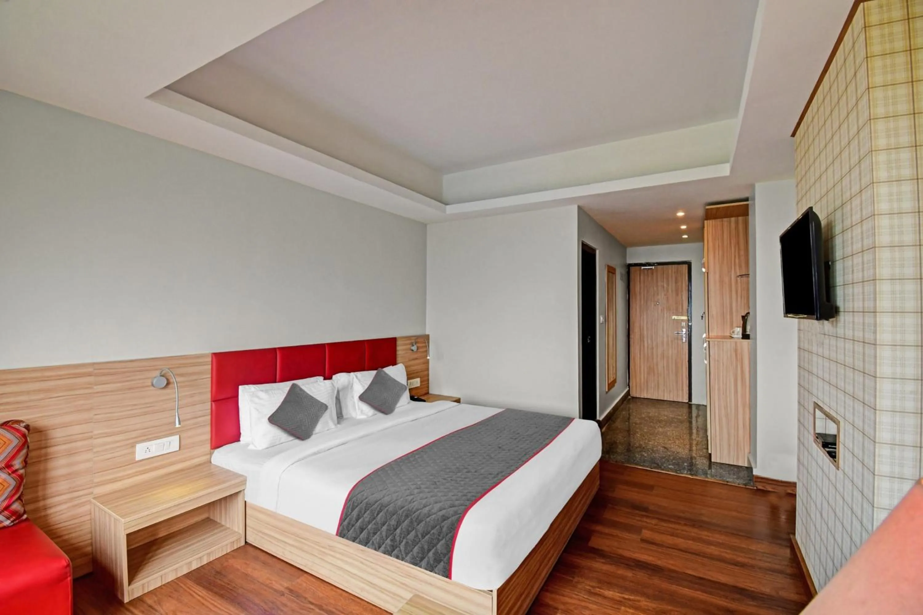 Bedroom, Bed in Townhouse Mansarovar Hotel