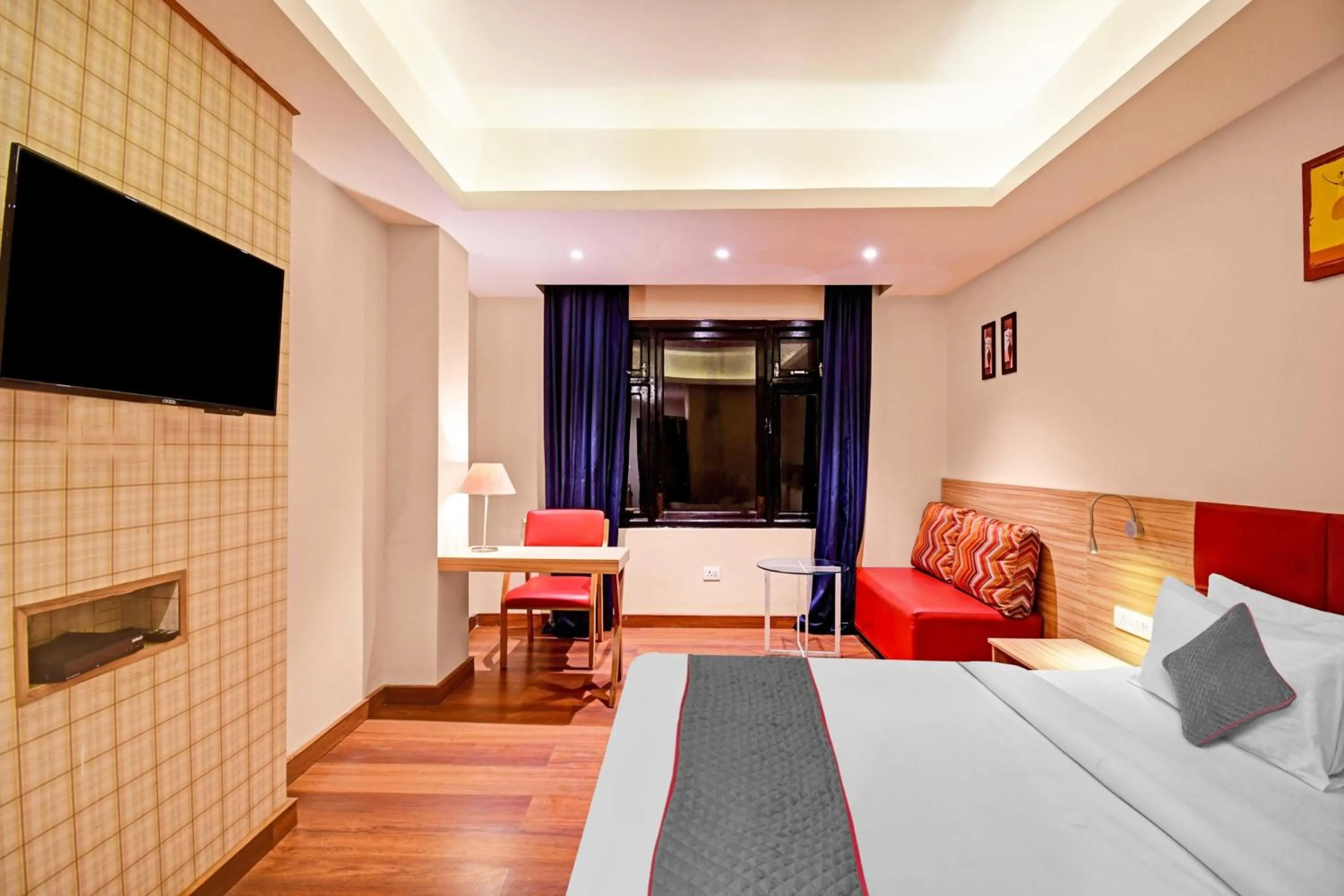 Bedroom, Bed in Townhouse Mansarovar Hotel