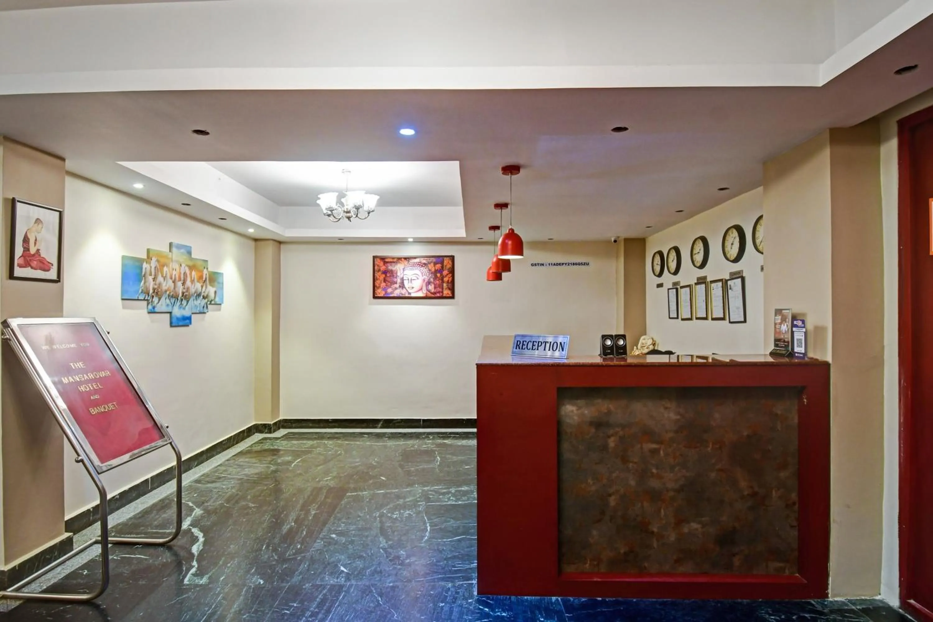 Lobby or reception in Townhouse Mansarovar Hotel