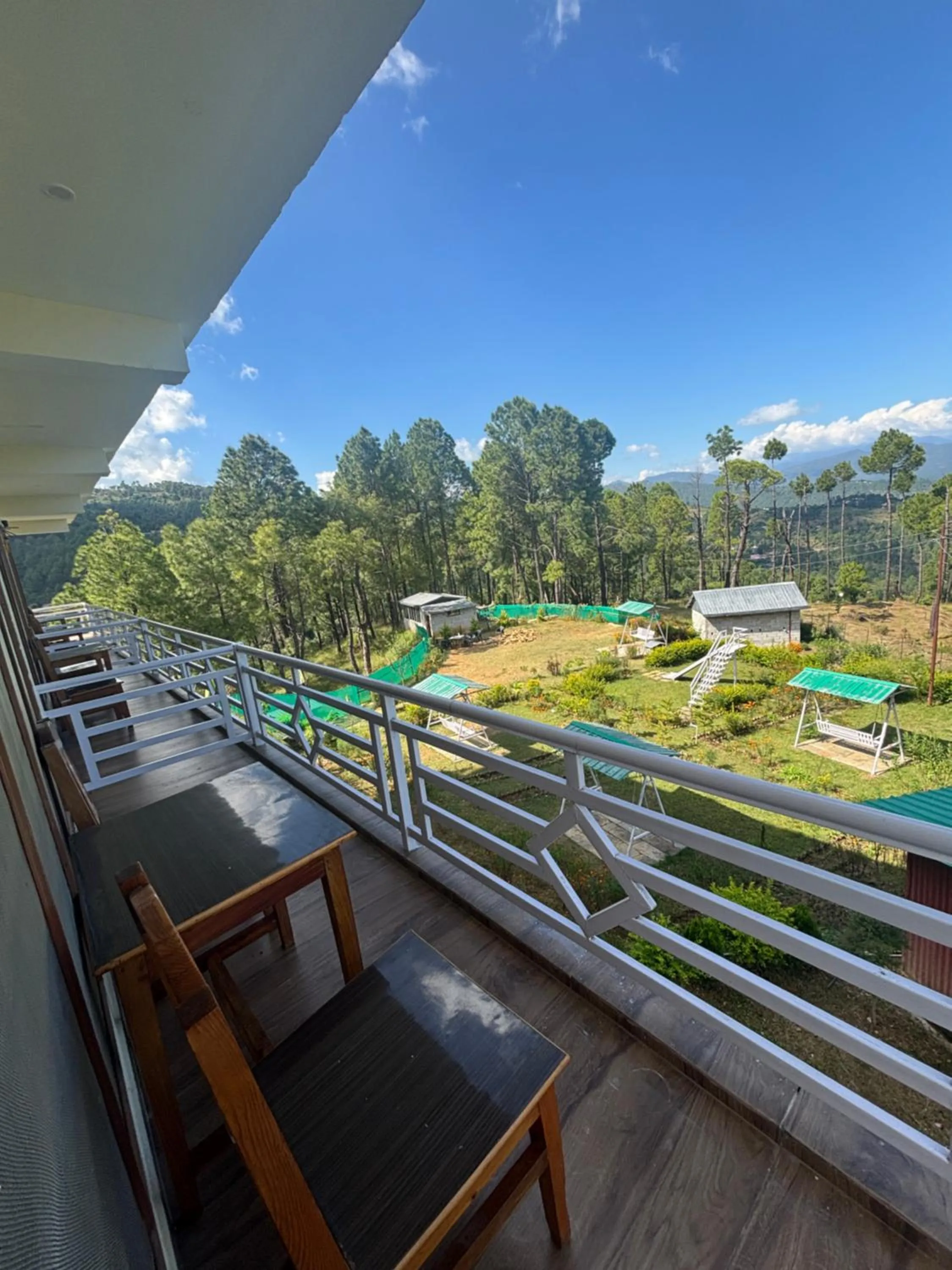 Lap Of Himalayas Resort