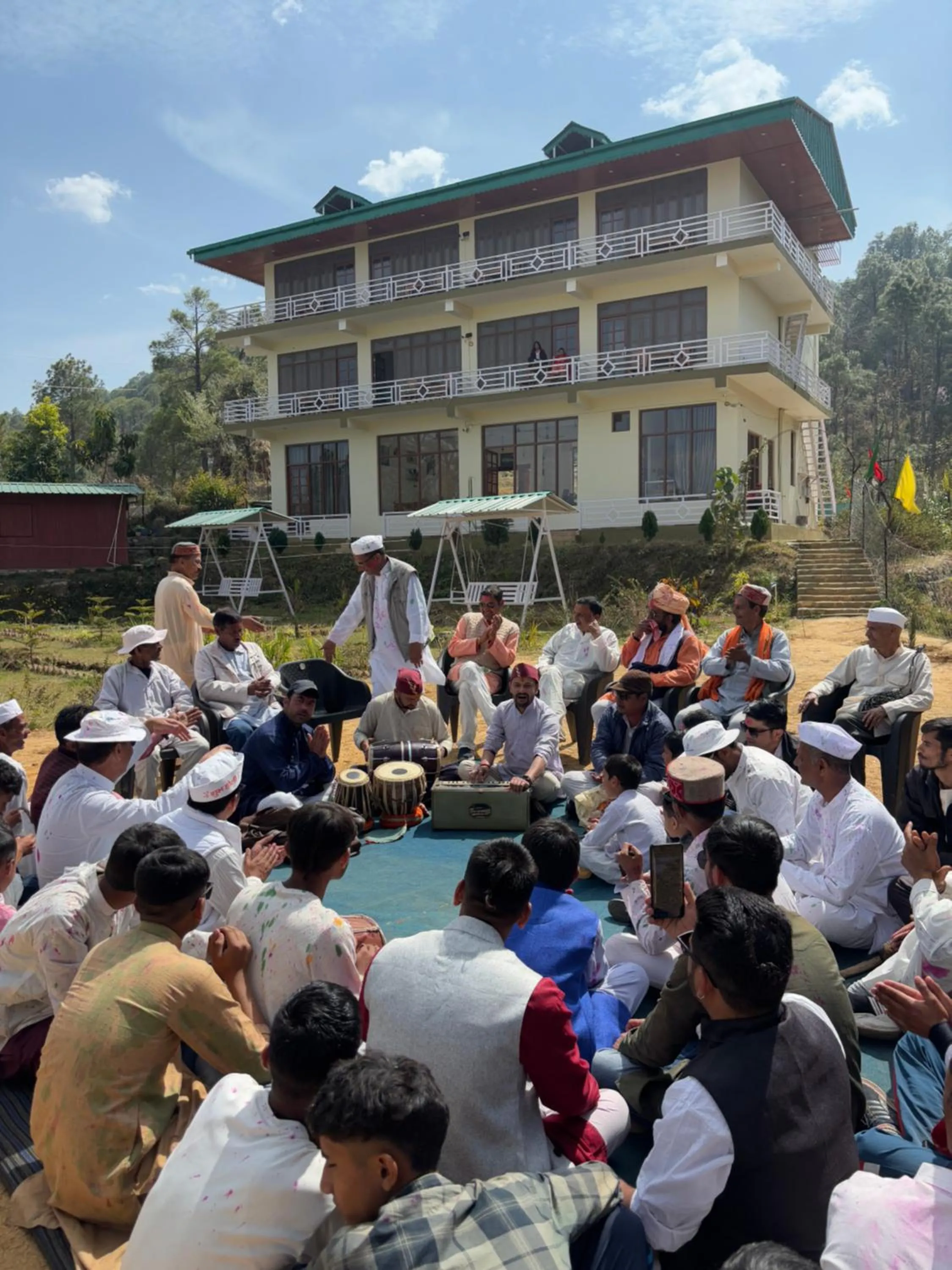 Lap Of Himalayas Resort