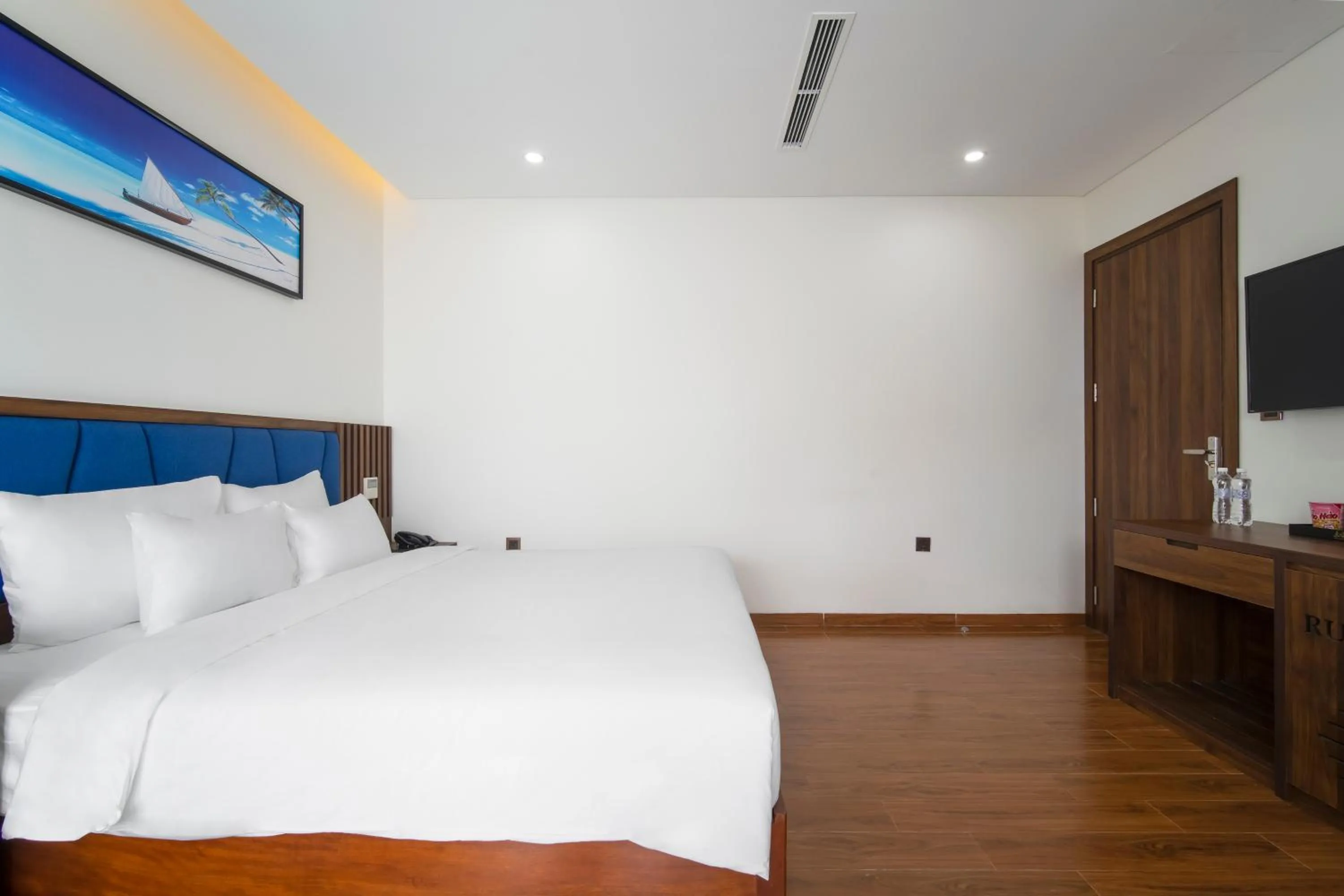 TV and multimedia, Bed in Ruby Star Da Nang - Central My Khe Beach
