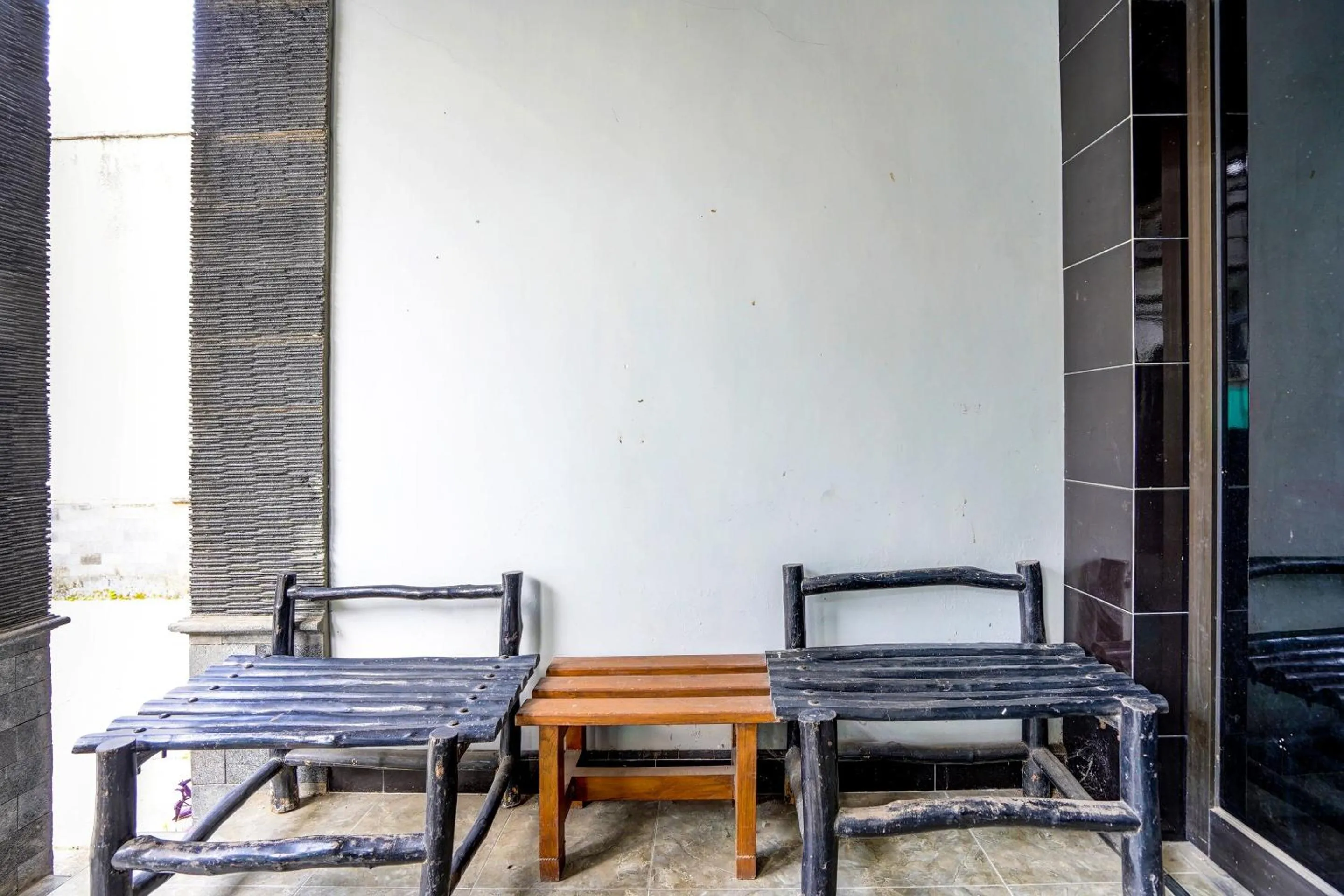 Lobby or reception in SPOT ON 92480 Iwn Homestay Syariah