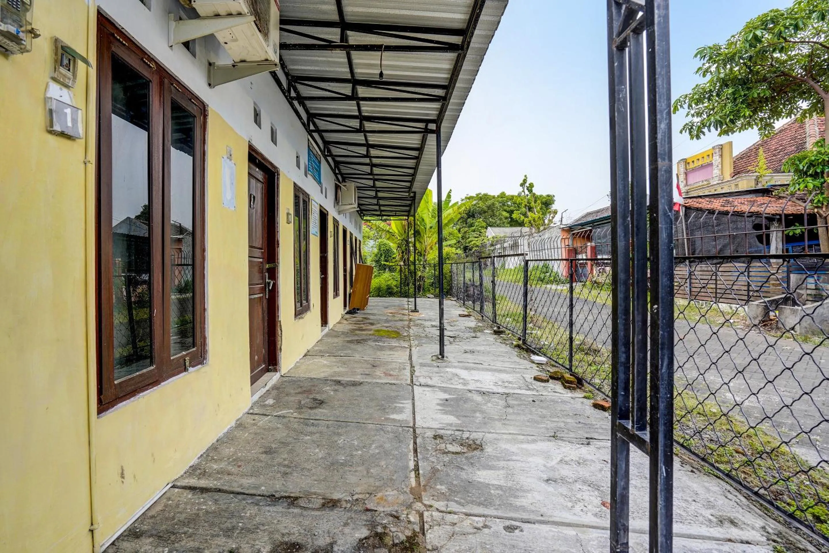 Lobby or reception in SPOT ON 92480 Iwn Homestay Syariah