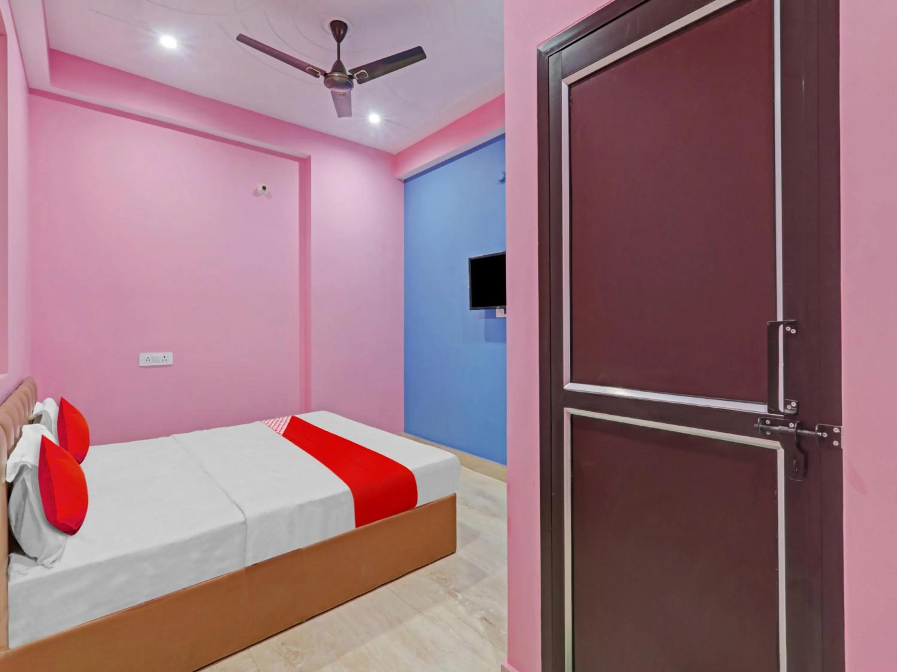 Bedroom, Bed in Hotel O SRV INN