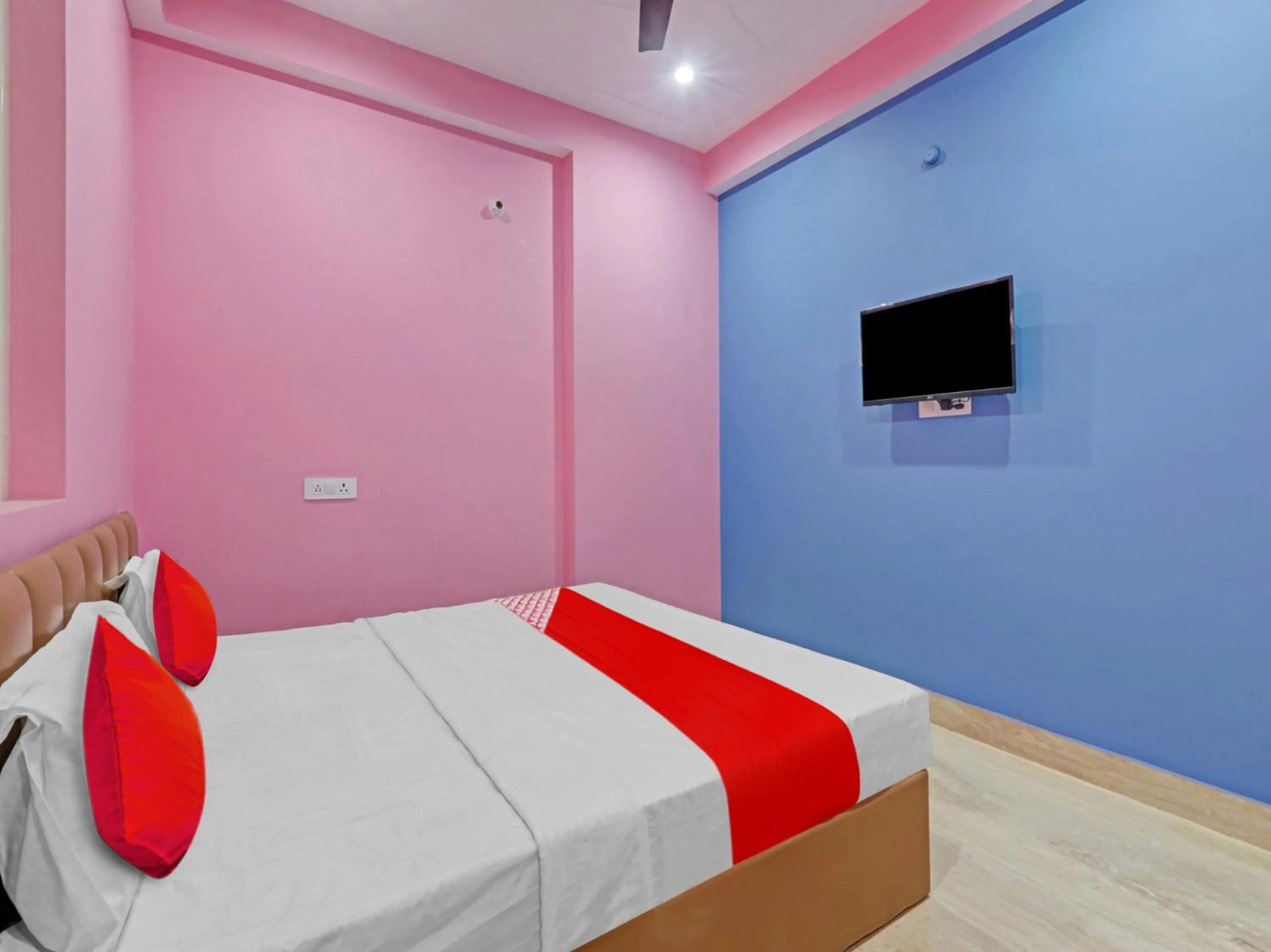 Bedroom, Bed in Hotel O SRV INN