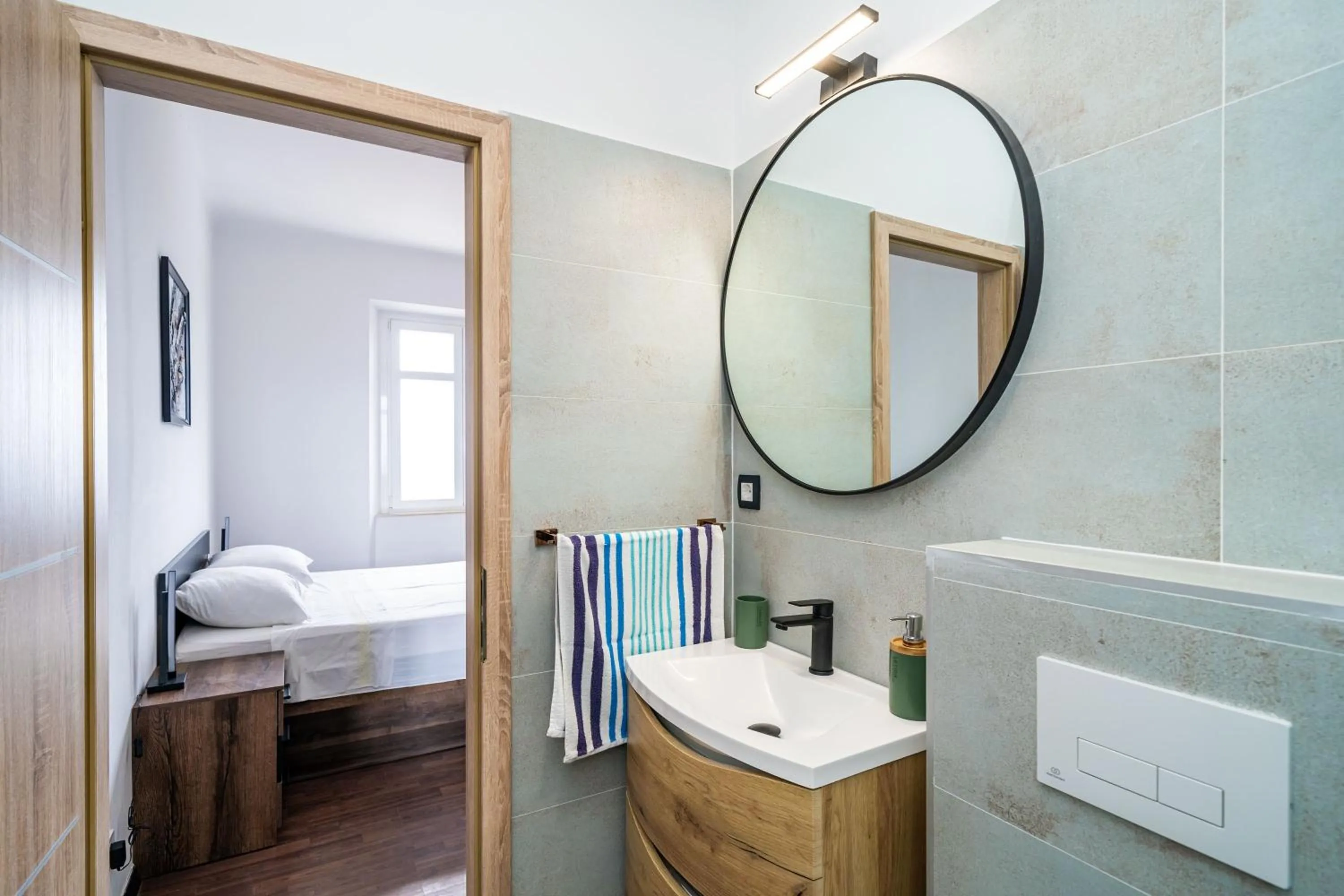 Bathroom, Bed in DUxperience Apartment