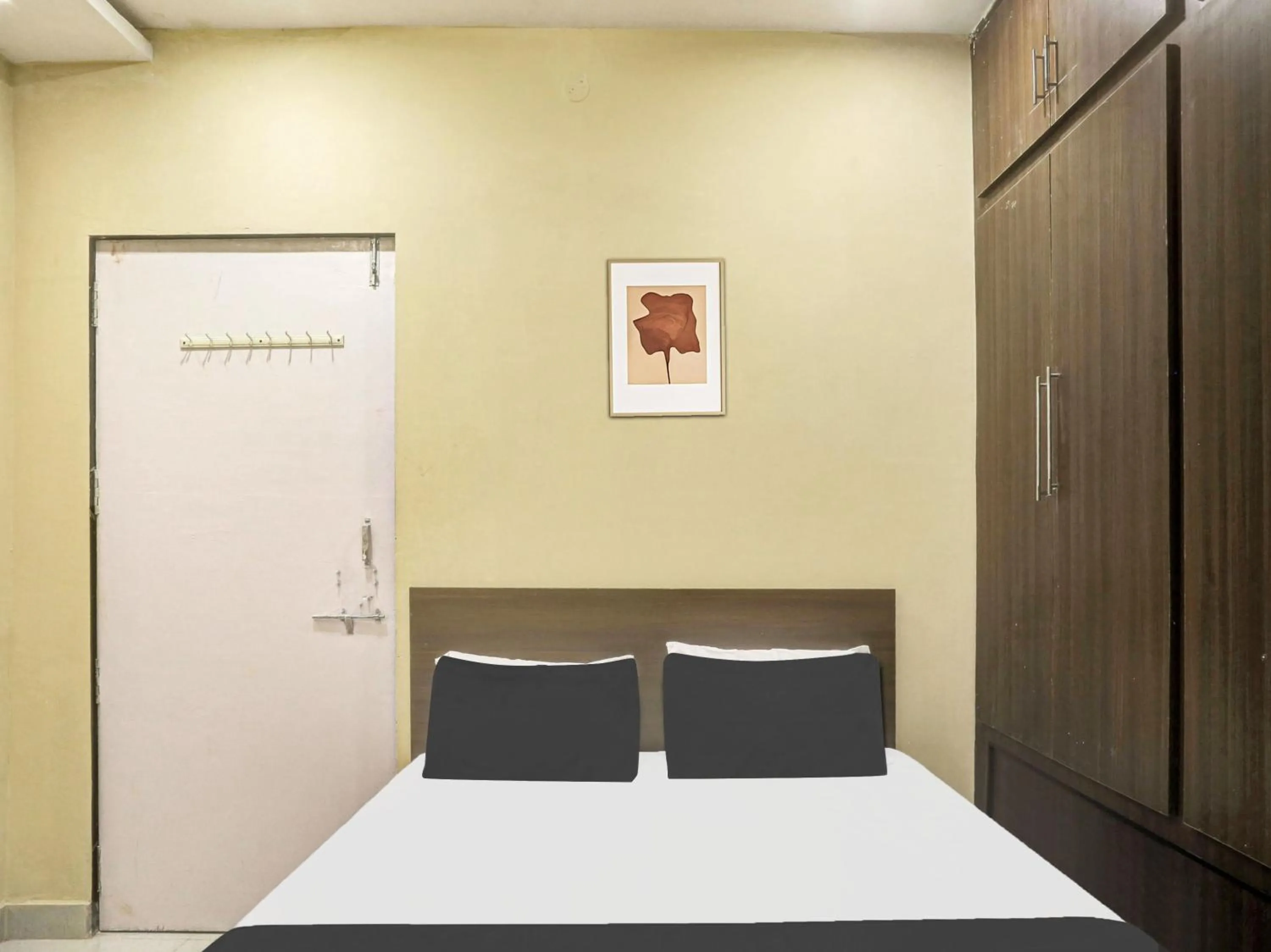 Bedroom in SPOT ON Grand Mantralayam