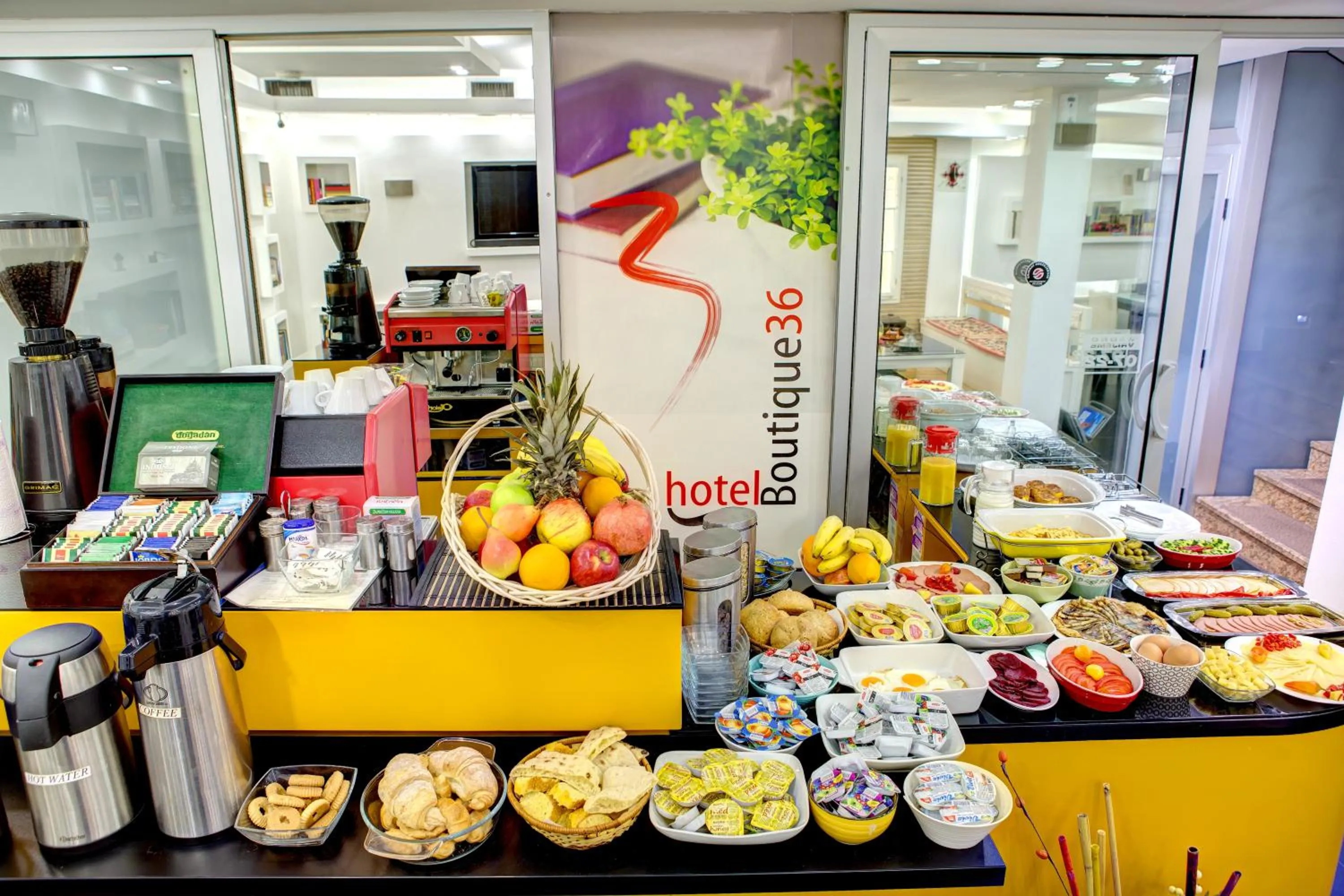 Continental breakfast in Hotel Boutique 36