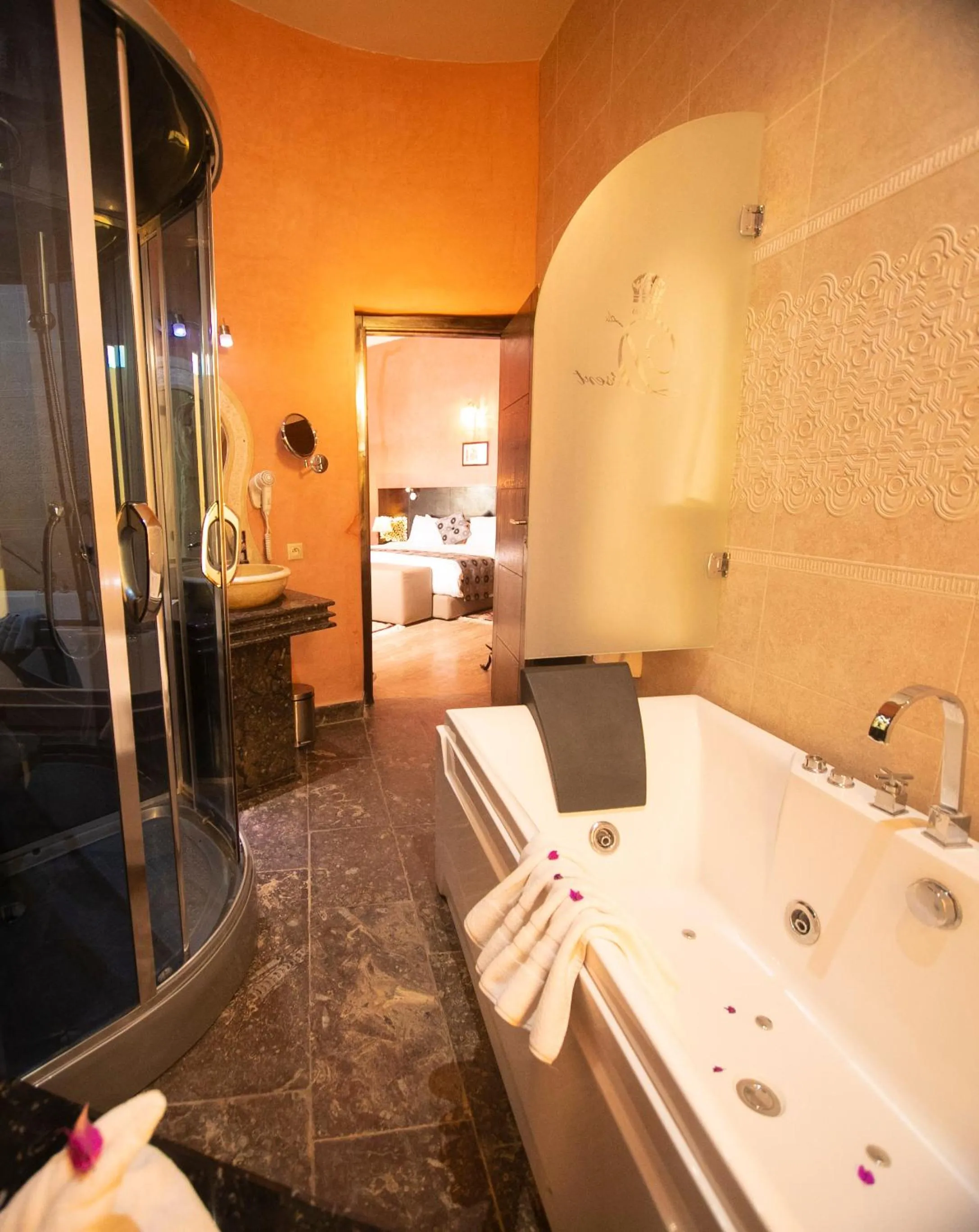 Shower in Palais Du Desert Hotel & Spa