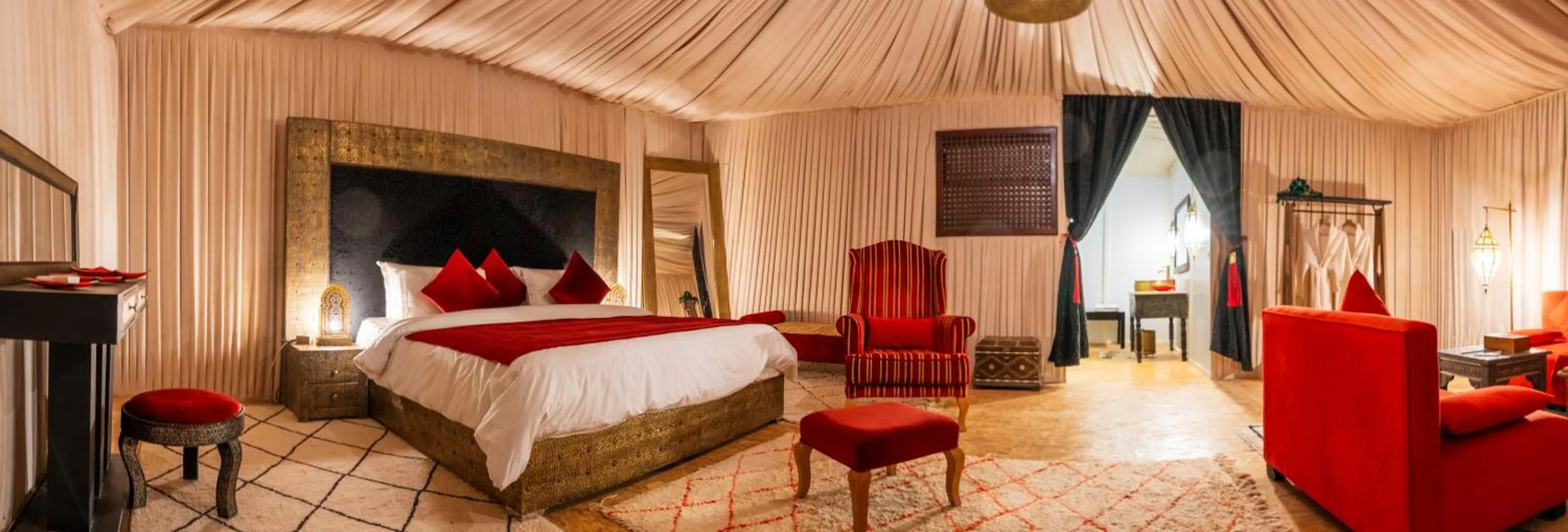 Activities, Bed in Palais Du Desert Hotel & Spa