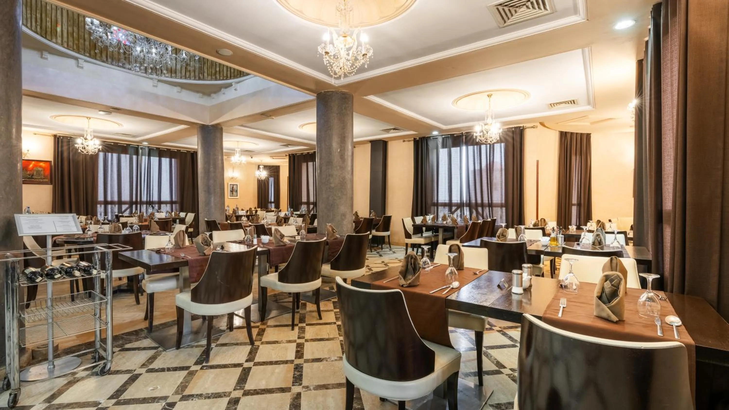 Restaurant/places to eat in Palais Du Desert Hotel & Spa