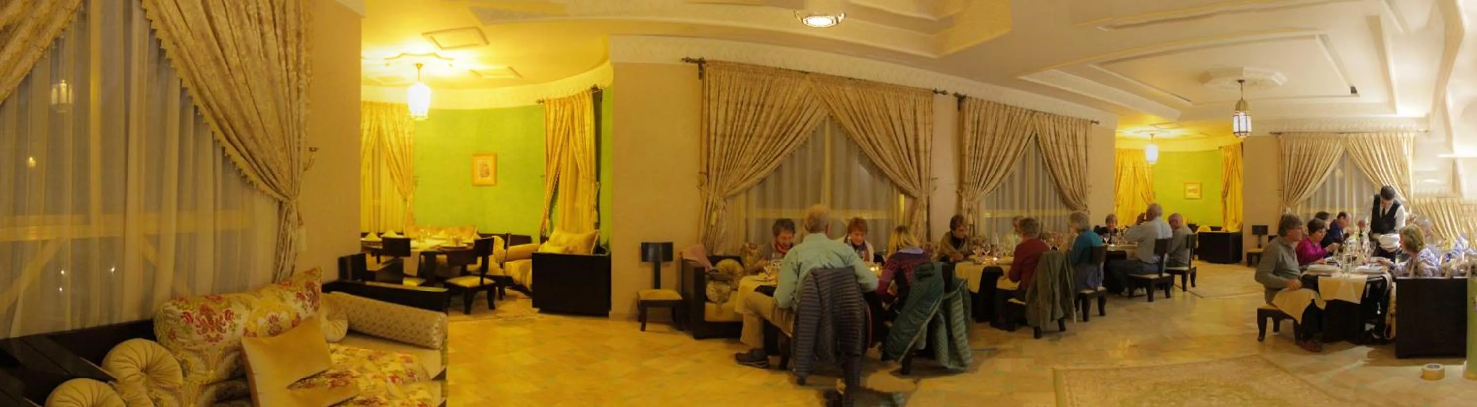 Restaurant/places to eat in Palais Du Desert Hotel & Spa