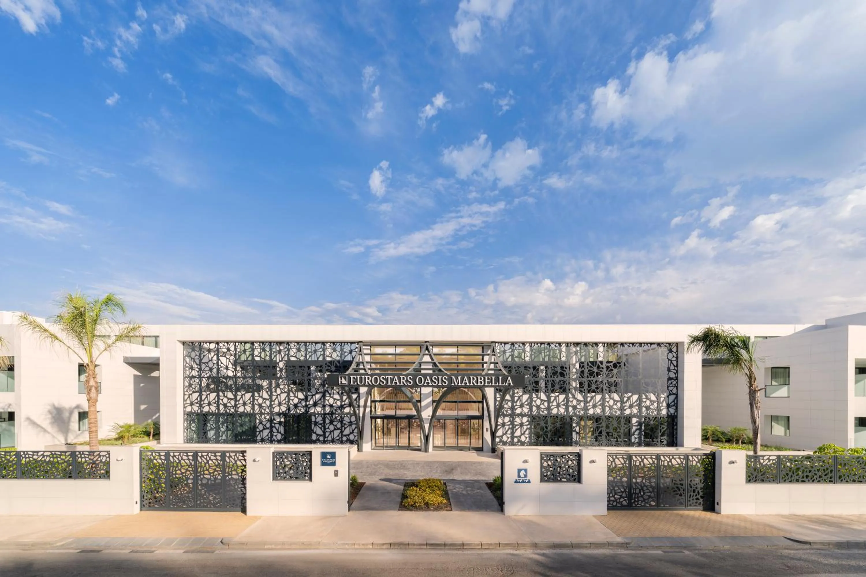 Facade/entrance in Eurostars Oasis Marbella
