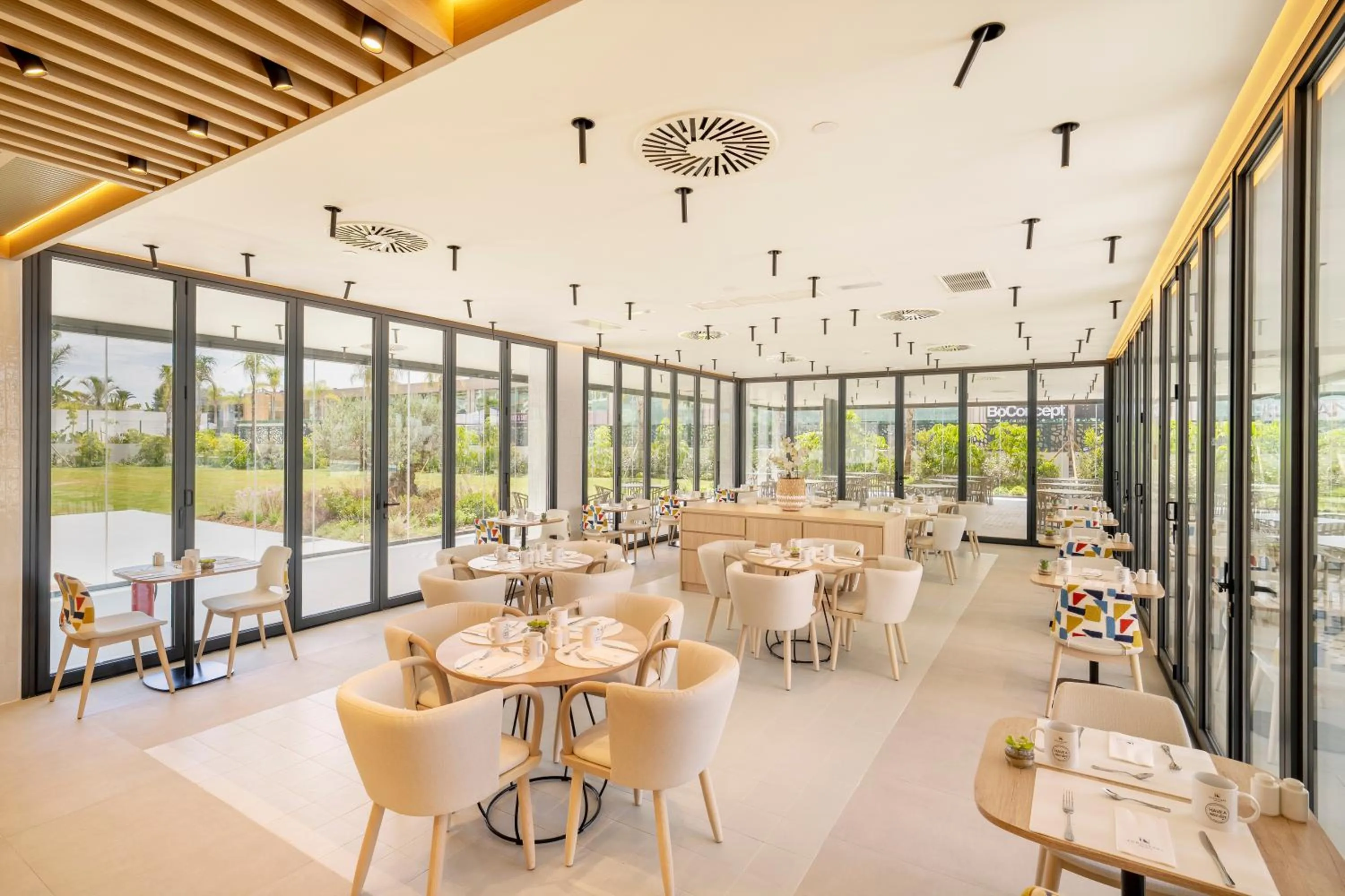 Breakfast in Eurostars Oasis Marbella