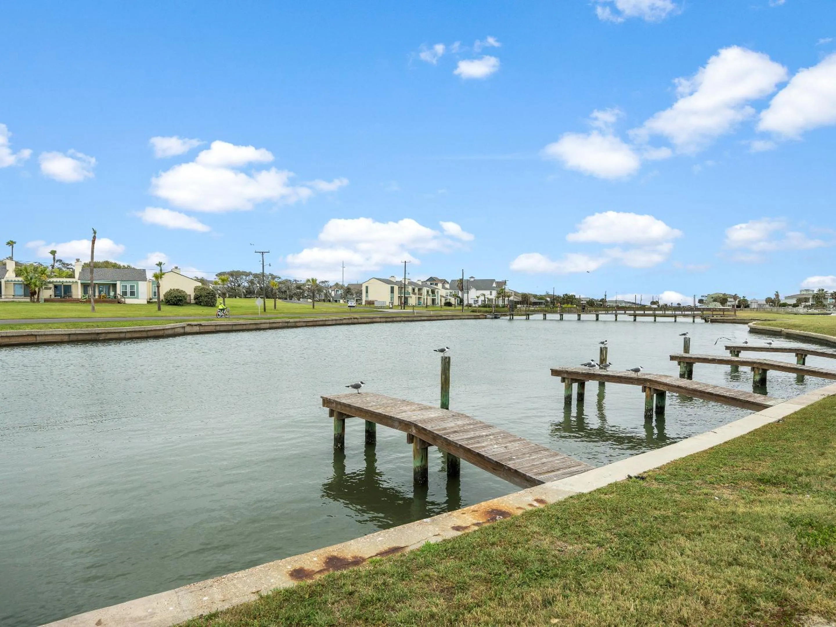 Property building in Sailing Windward