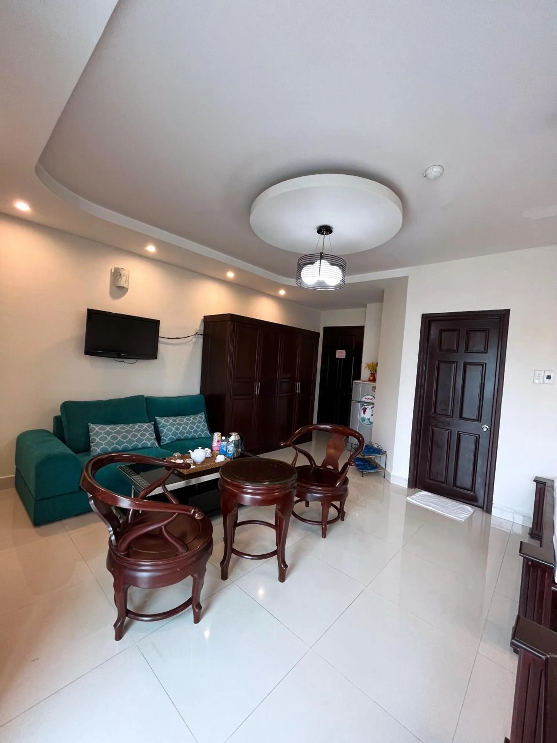 Living room in Thien Ha Hotel