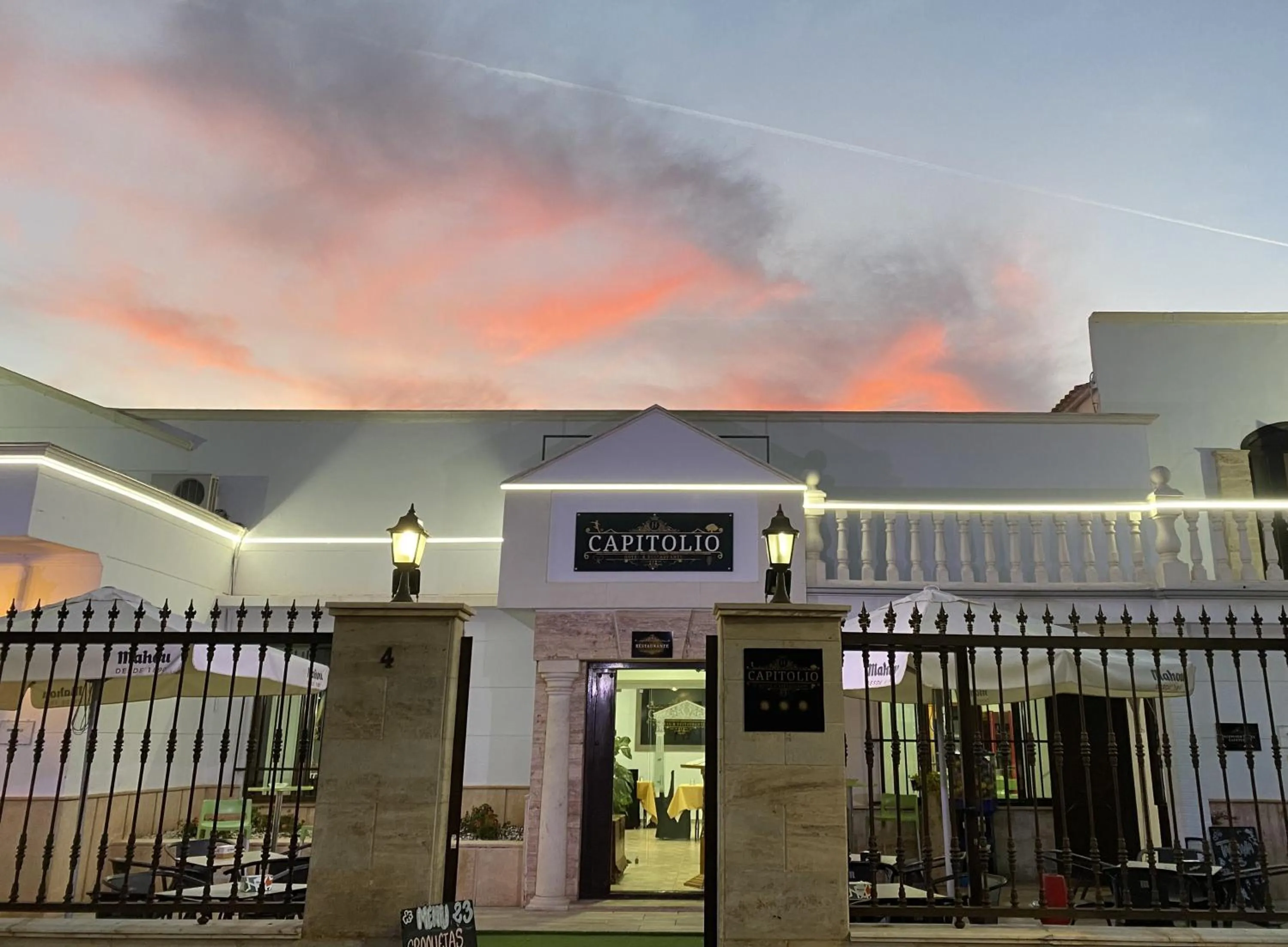 Facade/entrance in Nuevo Hotel Capitolio