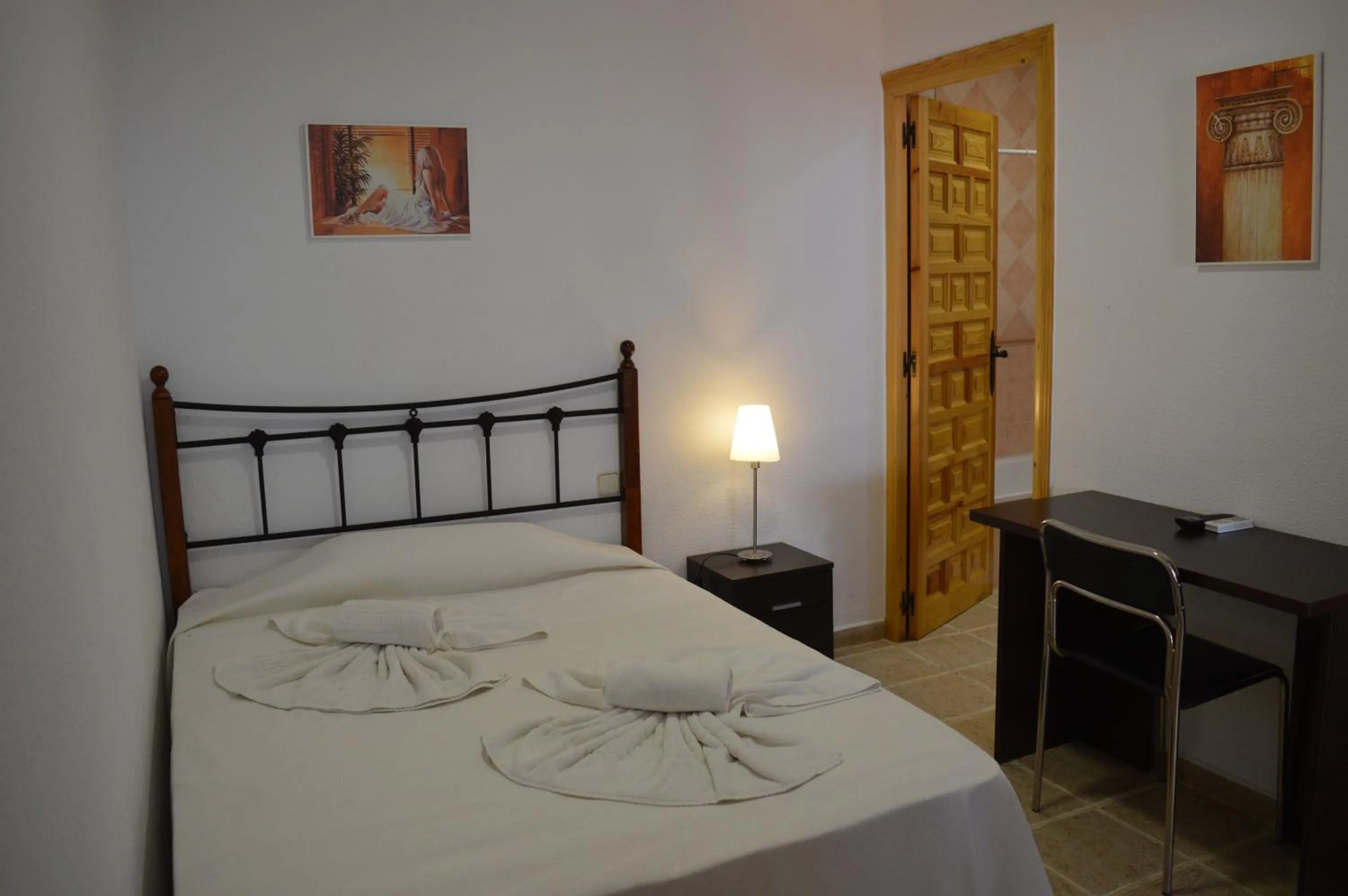 Photo of the whole room, Bed in Nuevo Hotel Capitolio