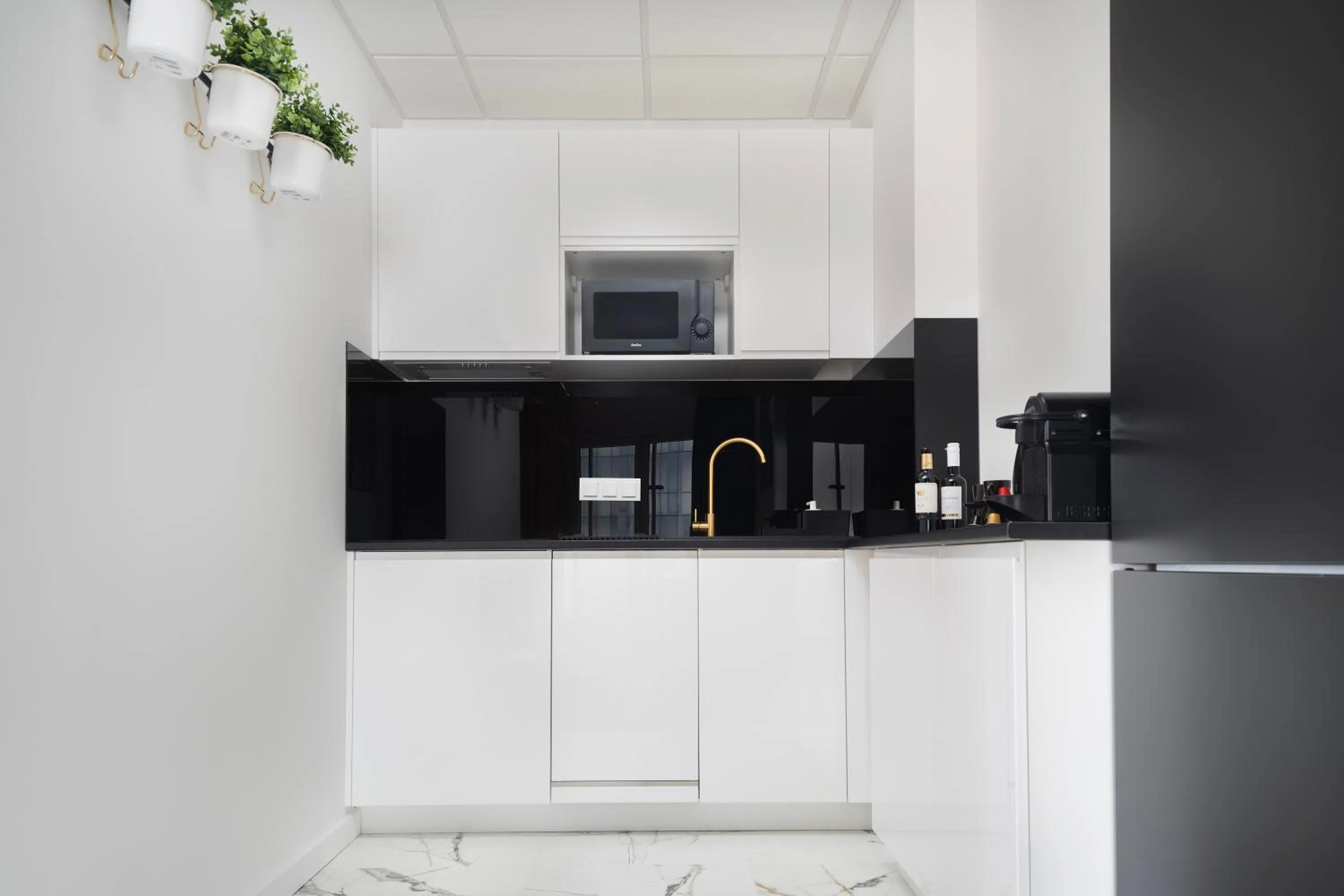 Coffee/tea facilities in Vola Palace