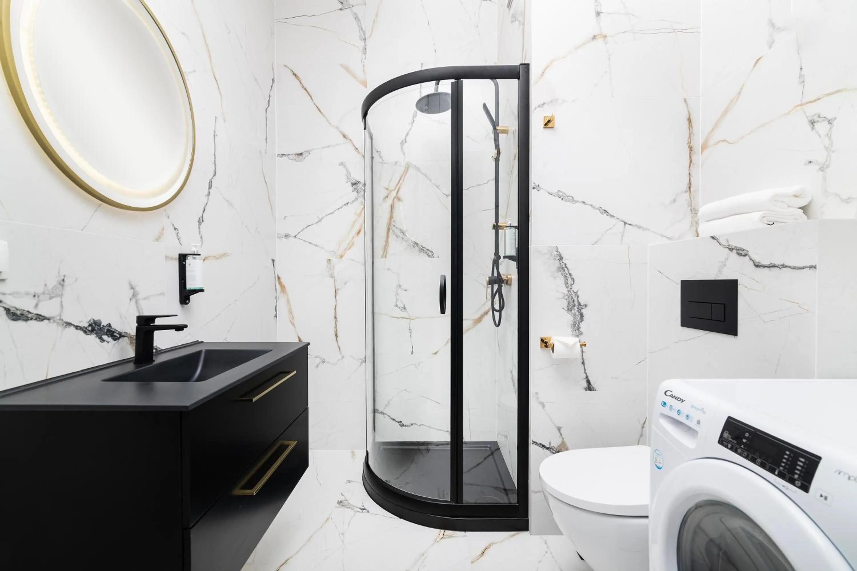 Shower in Vola Palace